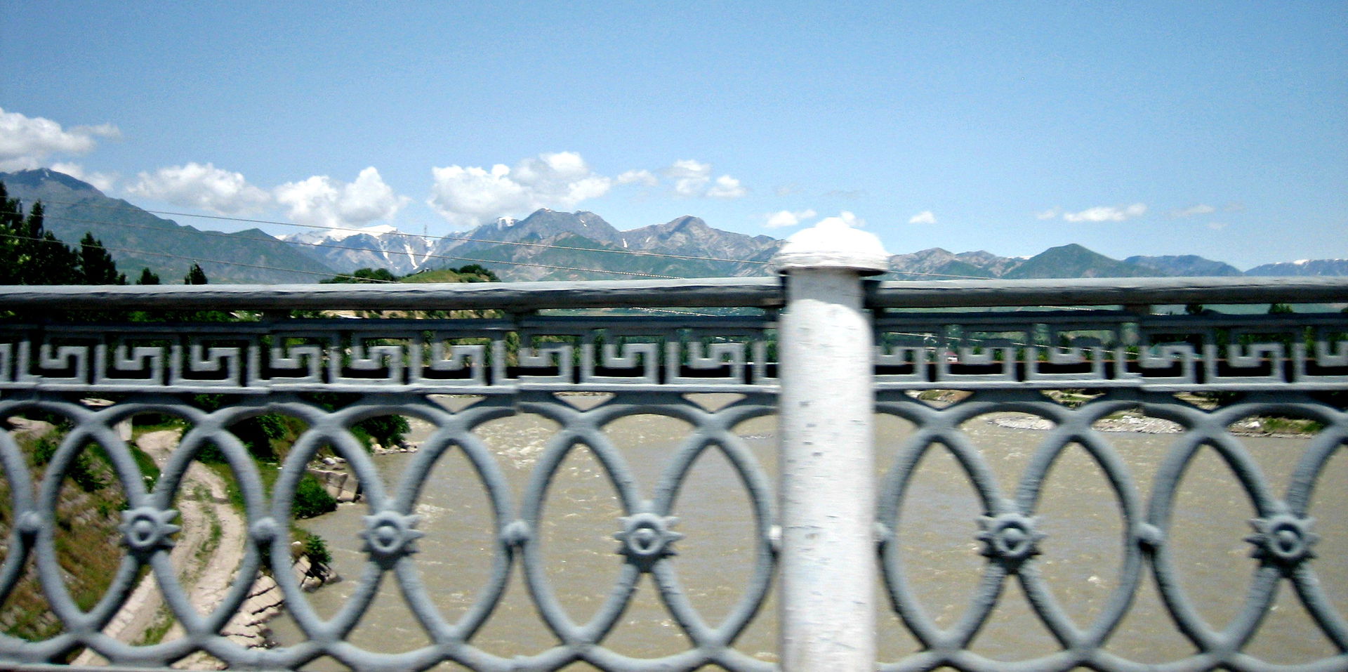 Kofarnihon River.