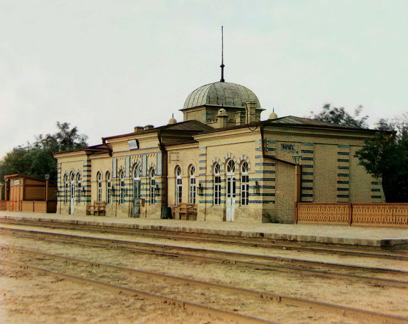 Early color photograph from Russia, created by Sergei Mikhailov…