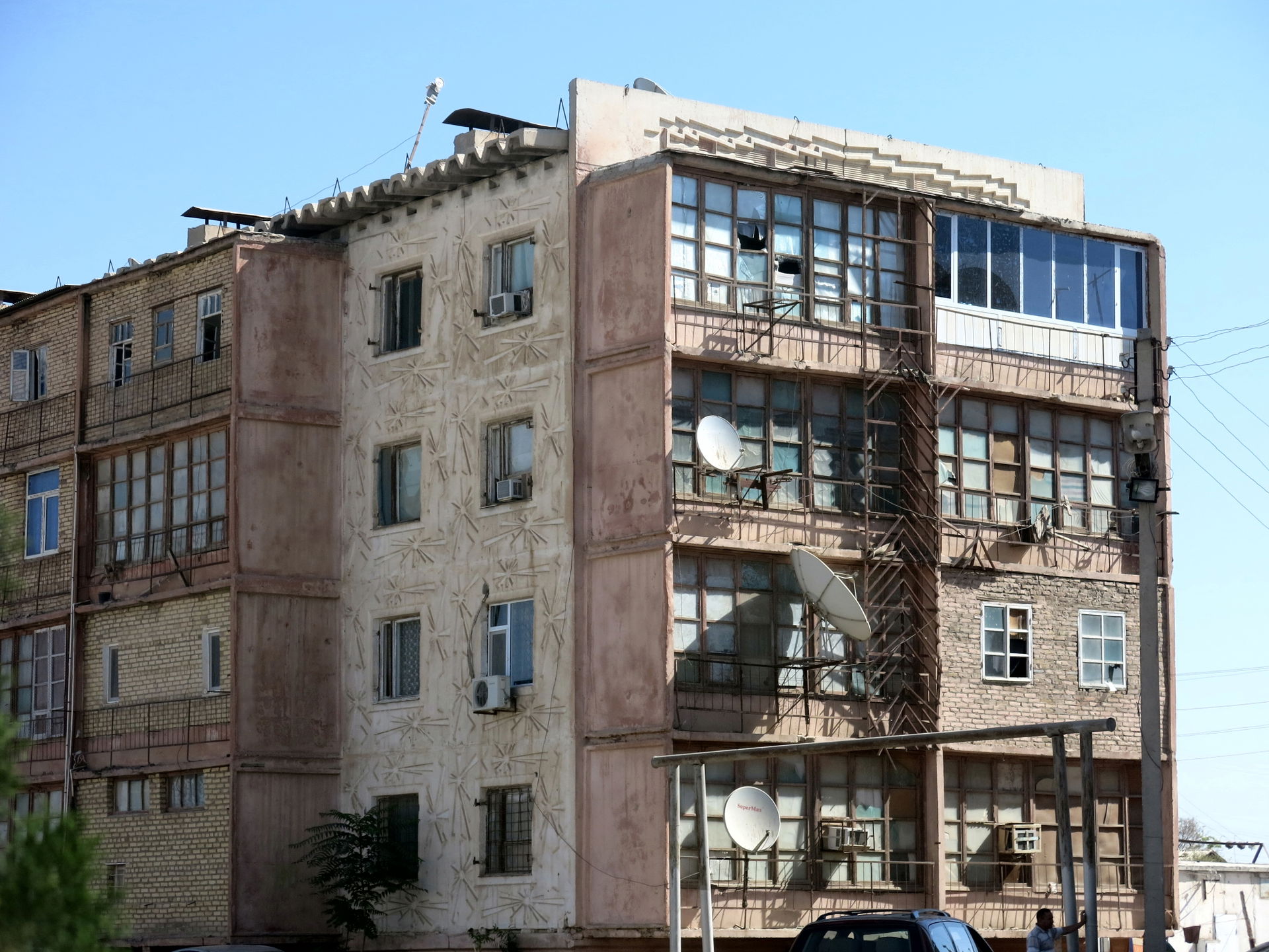 Housing block in face of the post office in the city center of …