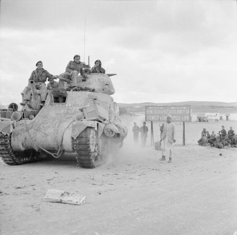 The British Army in North Africa 1943
A Grant tank passing thro…