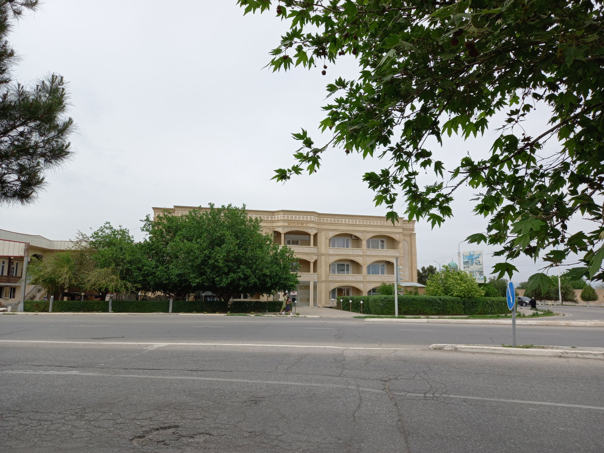 Islam Karimov street, Karmana