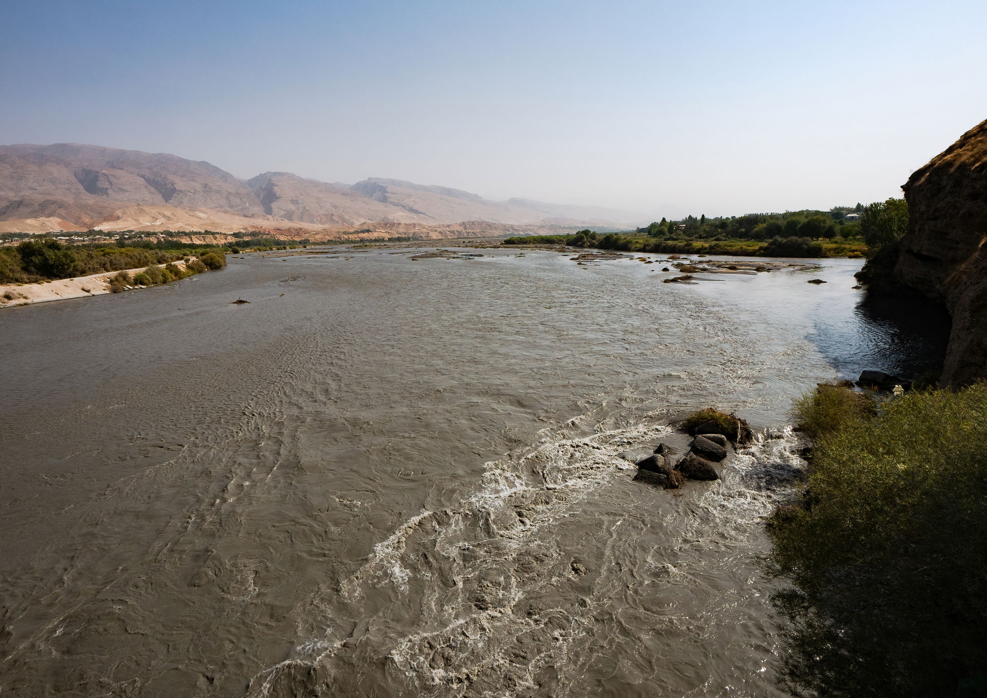 River Zarafshon by Panjakent, Sughd Region, Tajikistan.