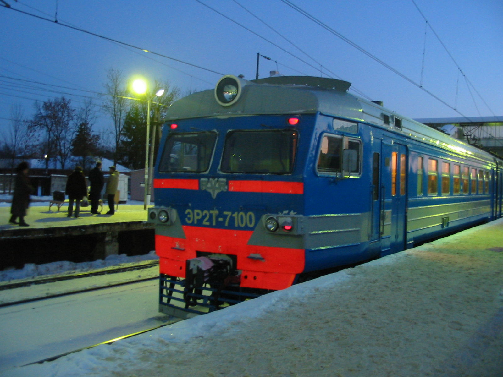 RZD ER2T-7100 at Lobnya Line 7100