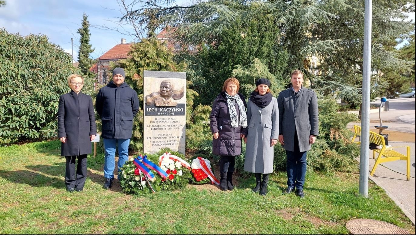 Plaque commemorating President Lech Kaczyński in Veszprém, Hung…
