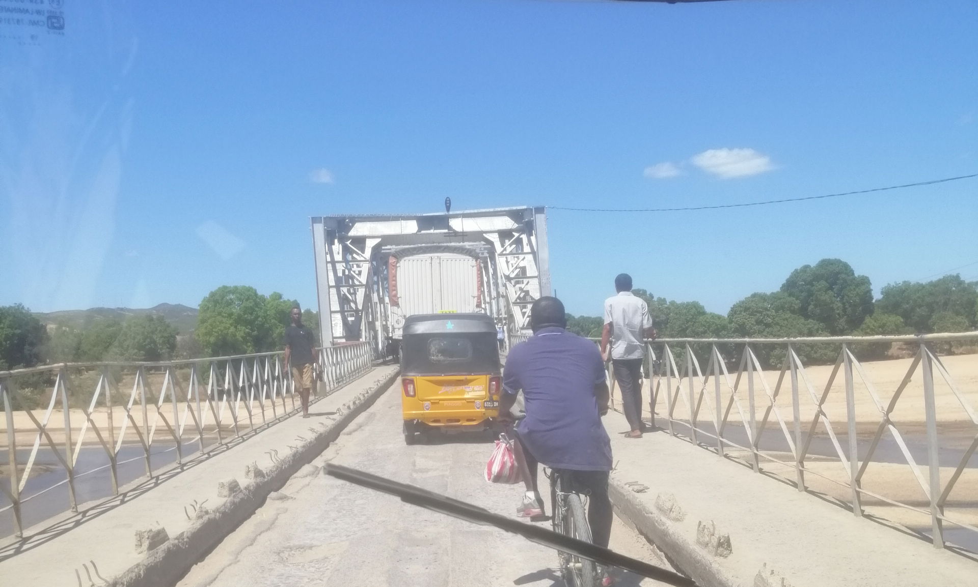 Un superbe pont qui embelli la ville.