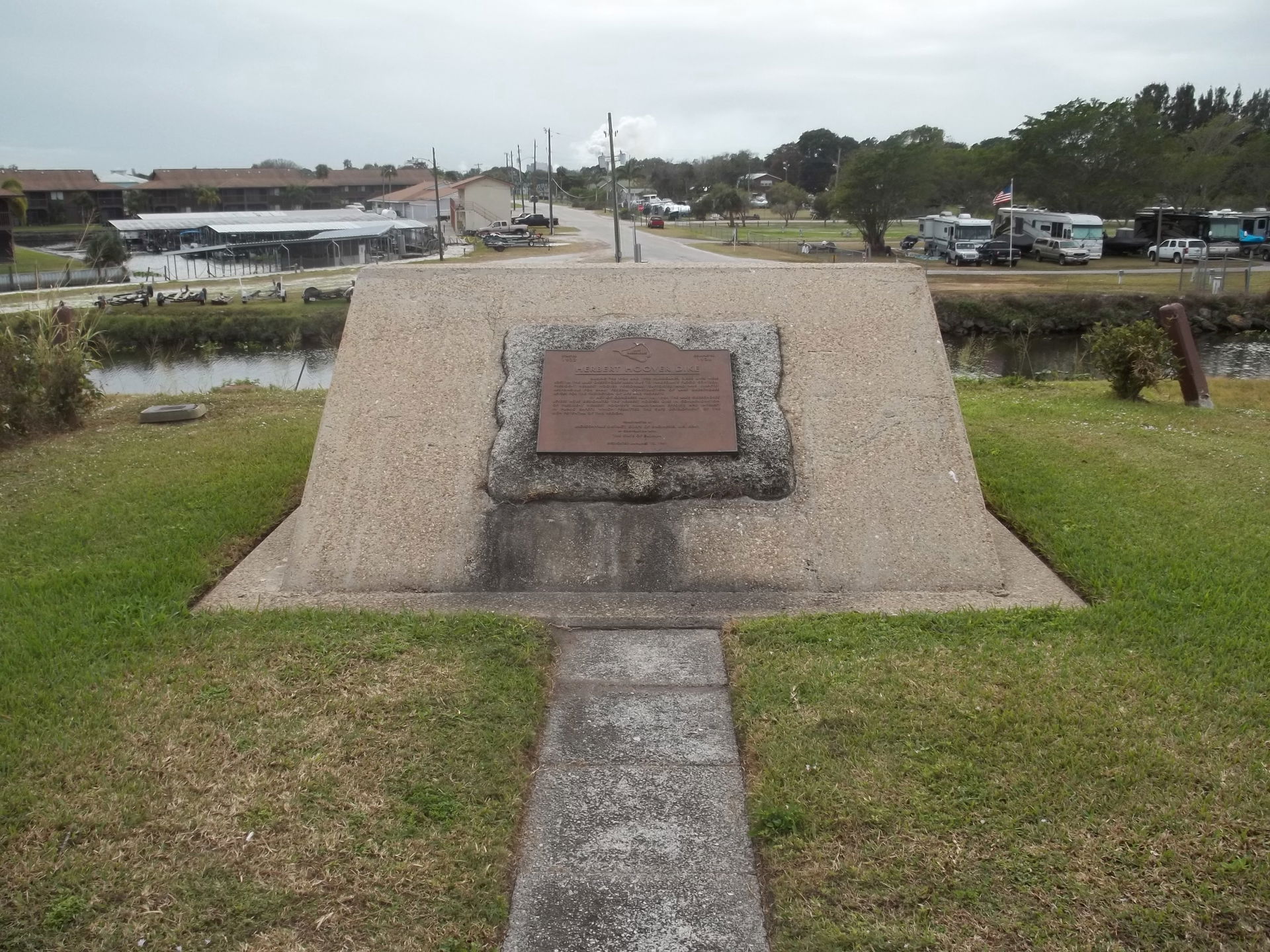Clewiston, Florida: Herbert Hoover Dike: Memorial commemorated …