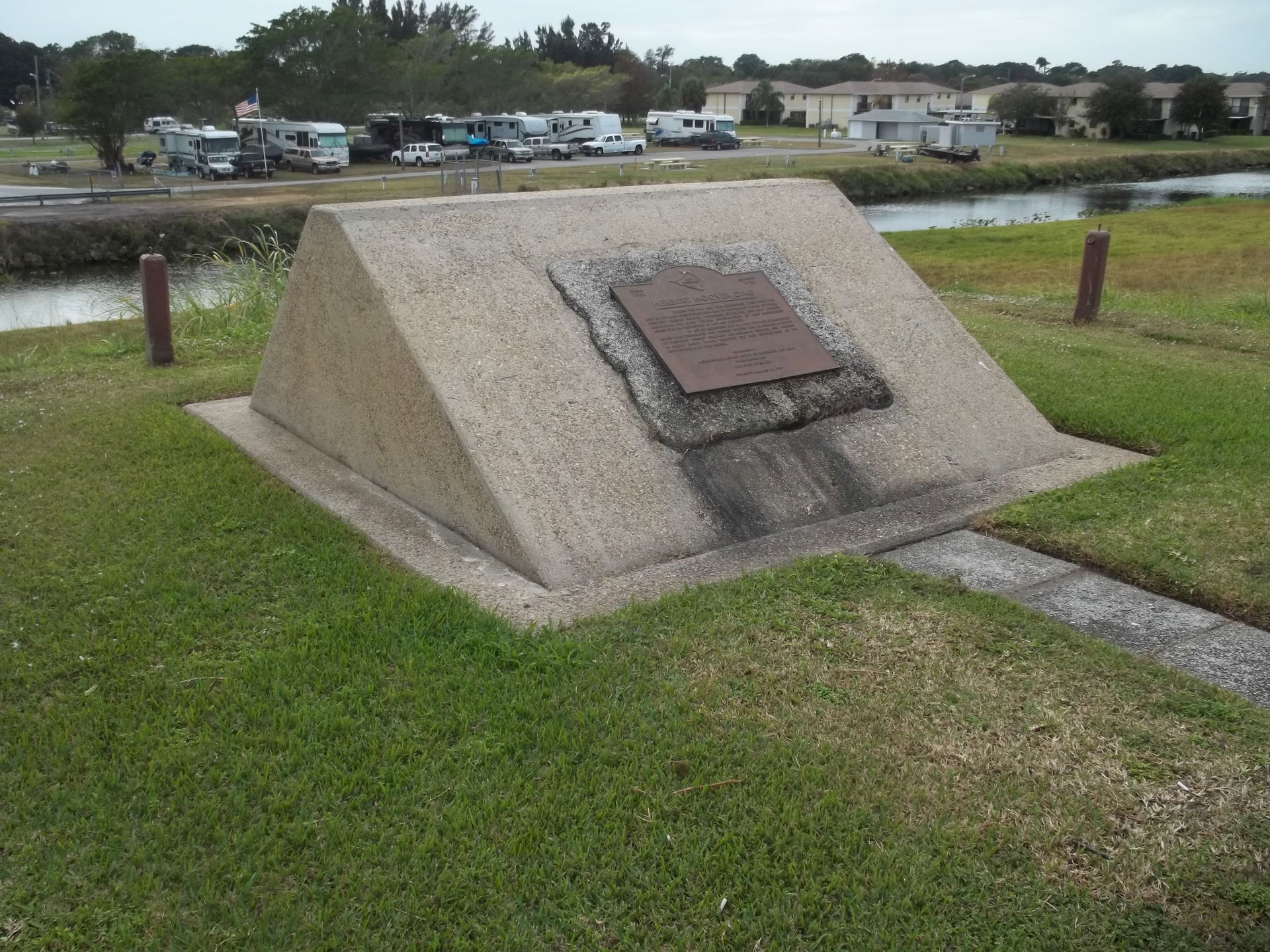 Clewiston, Florida: Herbert Hoover Dike: Memorial commemorated …