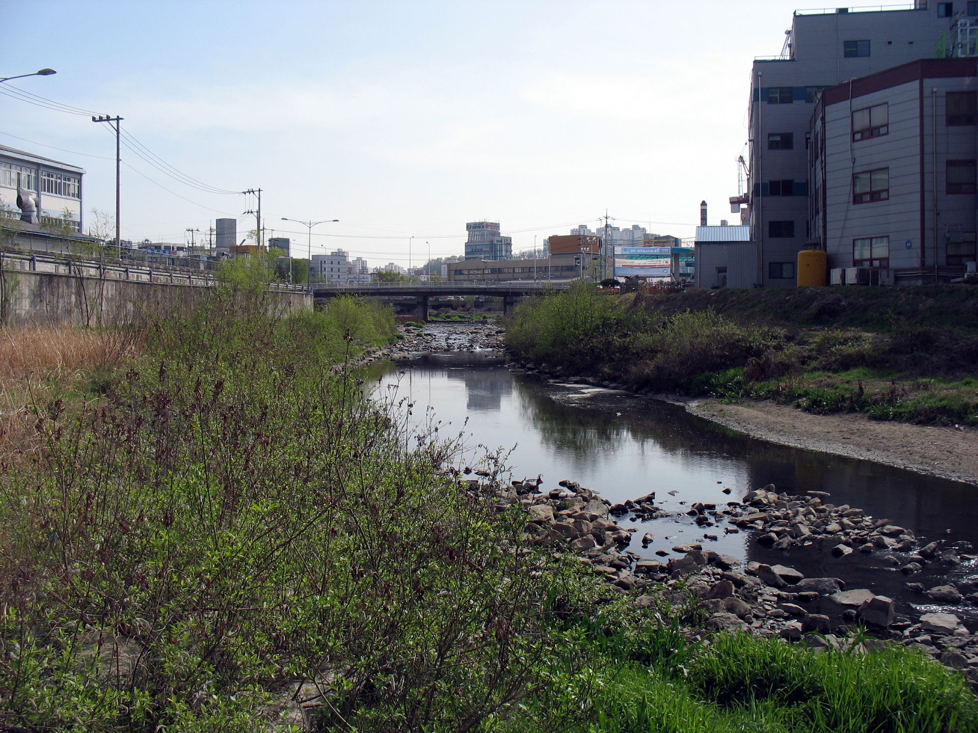 Looking upstream along the mid-width Anyangcheon in Uiwang