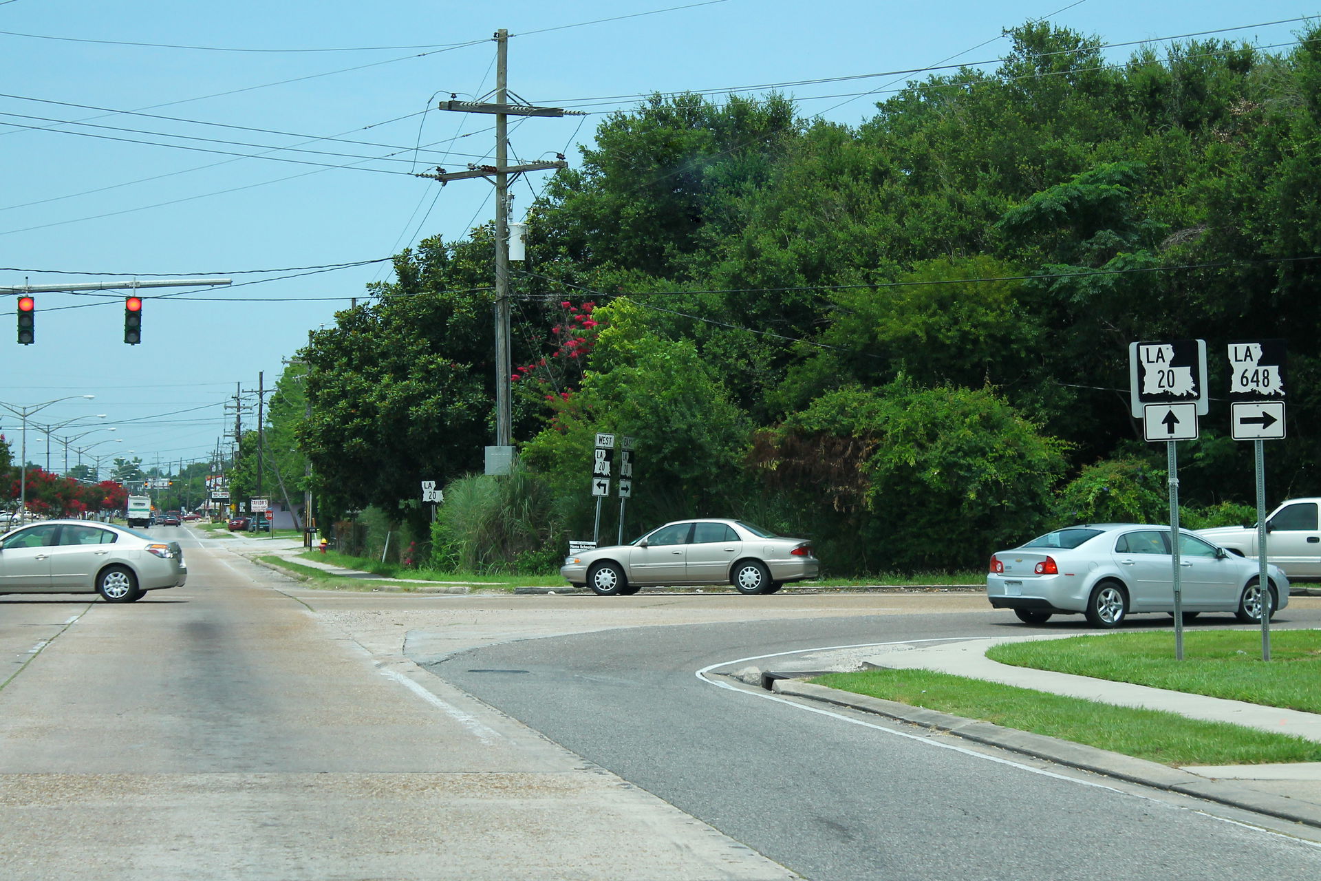LA 20 East - LA648 East Signs - Thibodaux