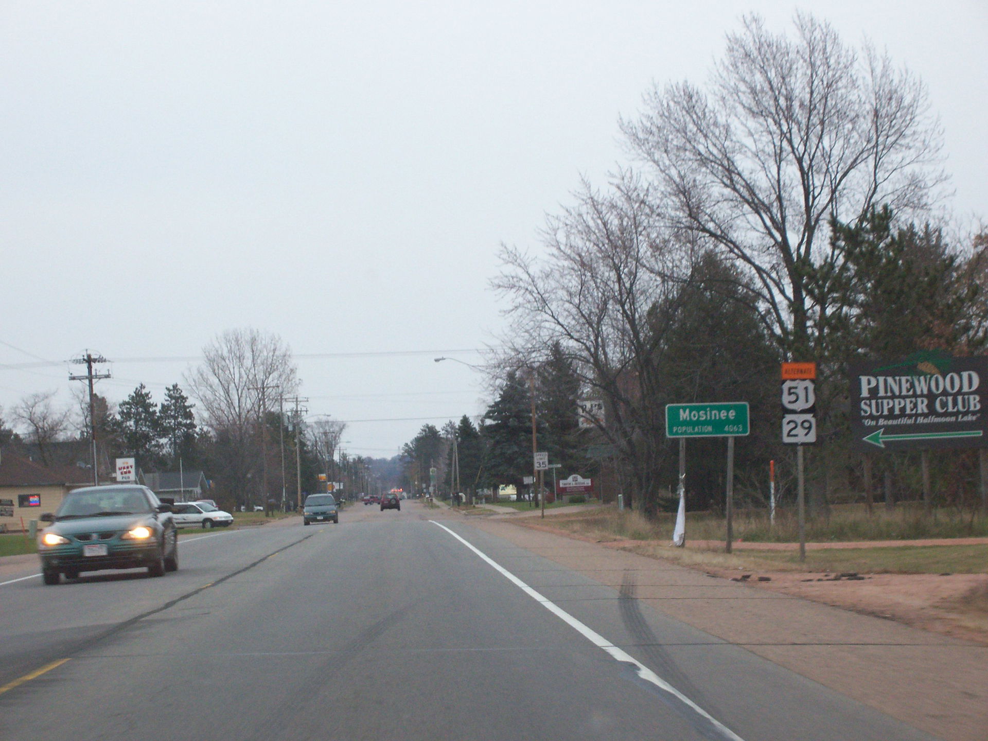 Looking east at sign for w:Mosinee, Wisconsin, USA on w:Wiscons…