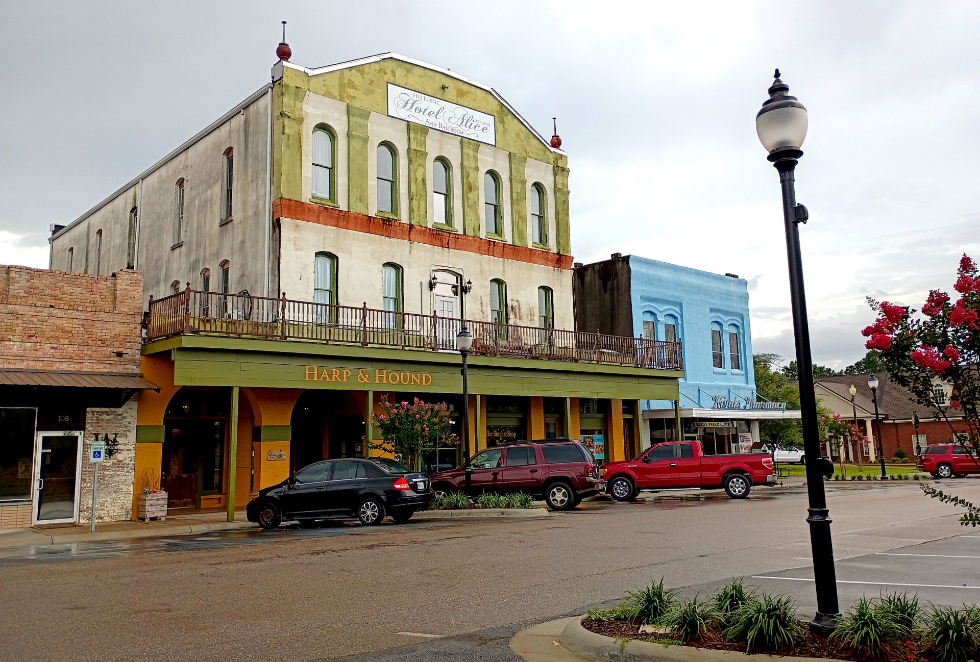 110 S Front Street, Ellisville, Mississippi