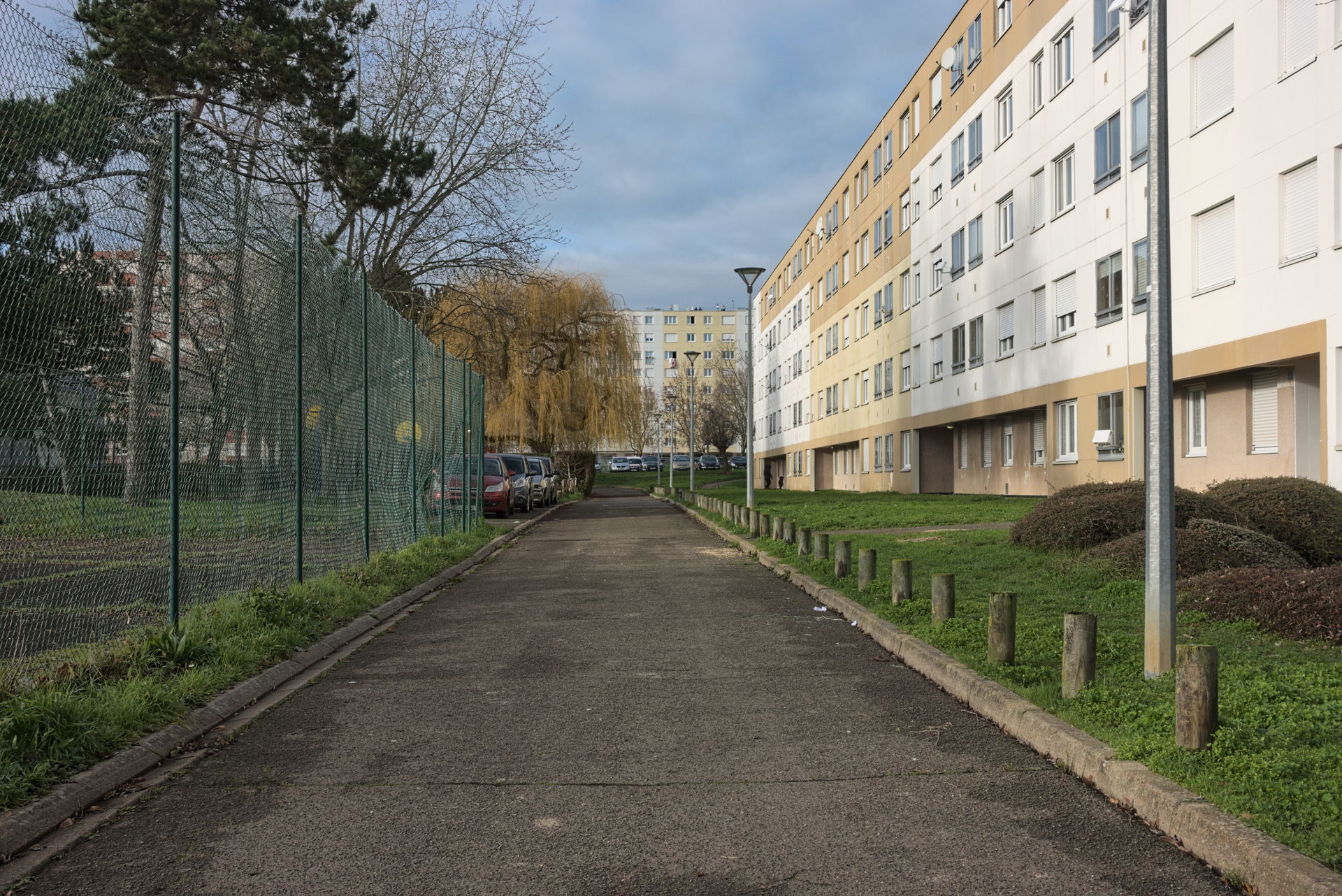 Avenue Aristide Briand in en:Chartres, France.
