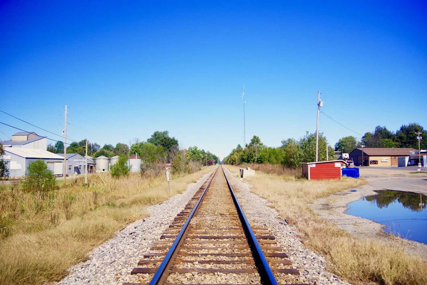 Railroad tracks in Arlington, Kentucky, United States.
