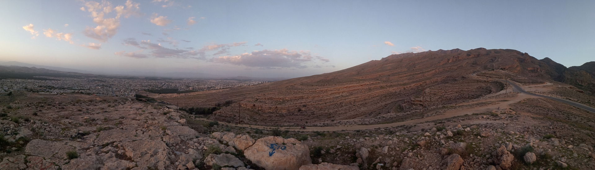 نمای از کوه جهرم و شهر