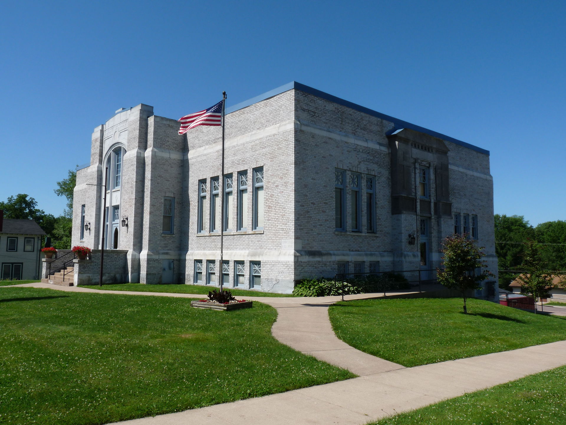 Masonic Temple Lodge No. 163 in Neillsville, Wisconsin was buil…