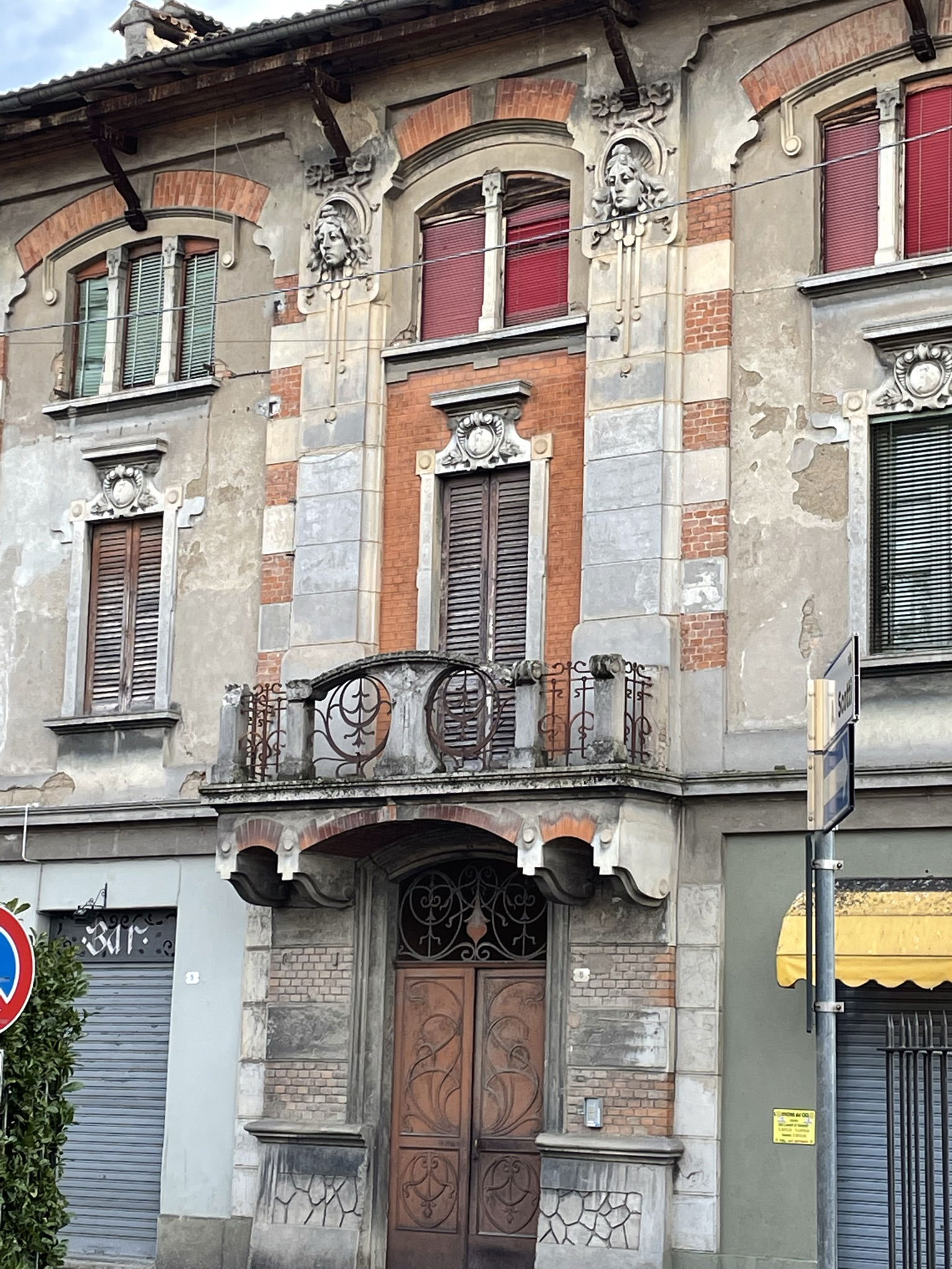 Ingresso Casa Furia stile Liberty Ing. Carlo Bedolini 1906