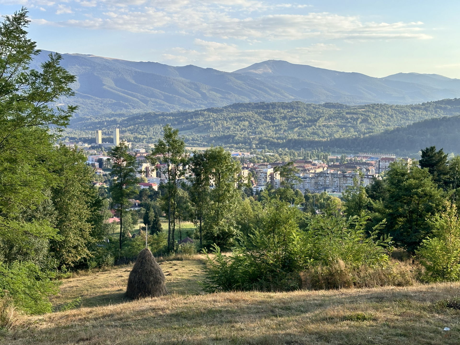 View of Petrosani from Bradet park