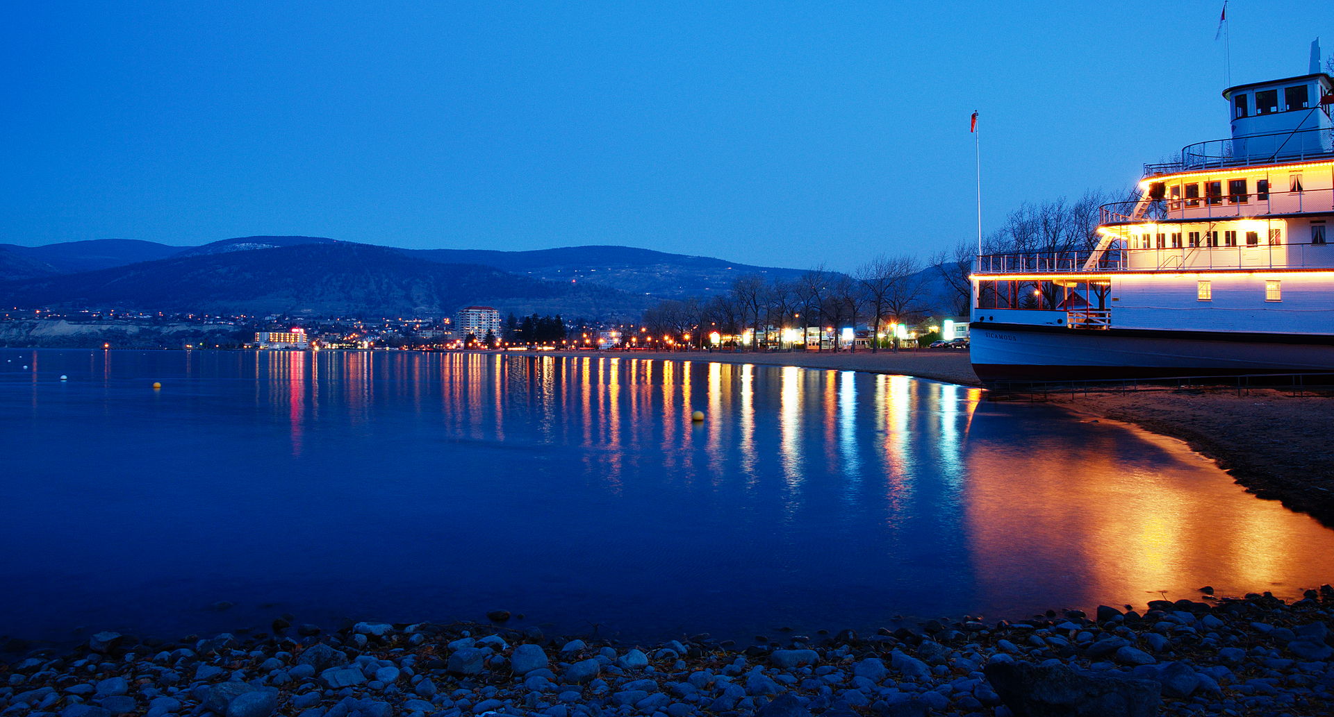 Lakeshore Drive and Okanagan Beach on Okanagan Lake in Penticto…