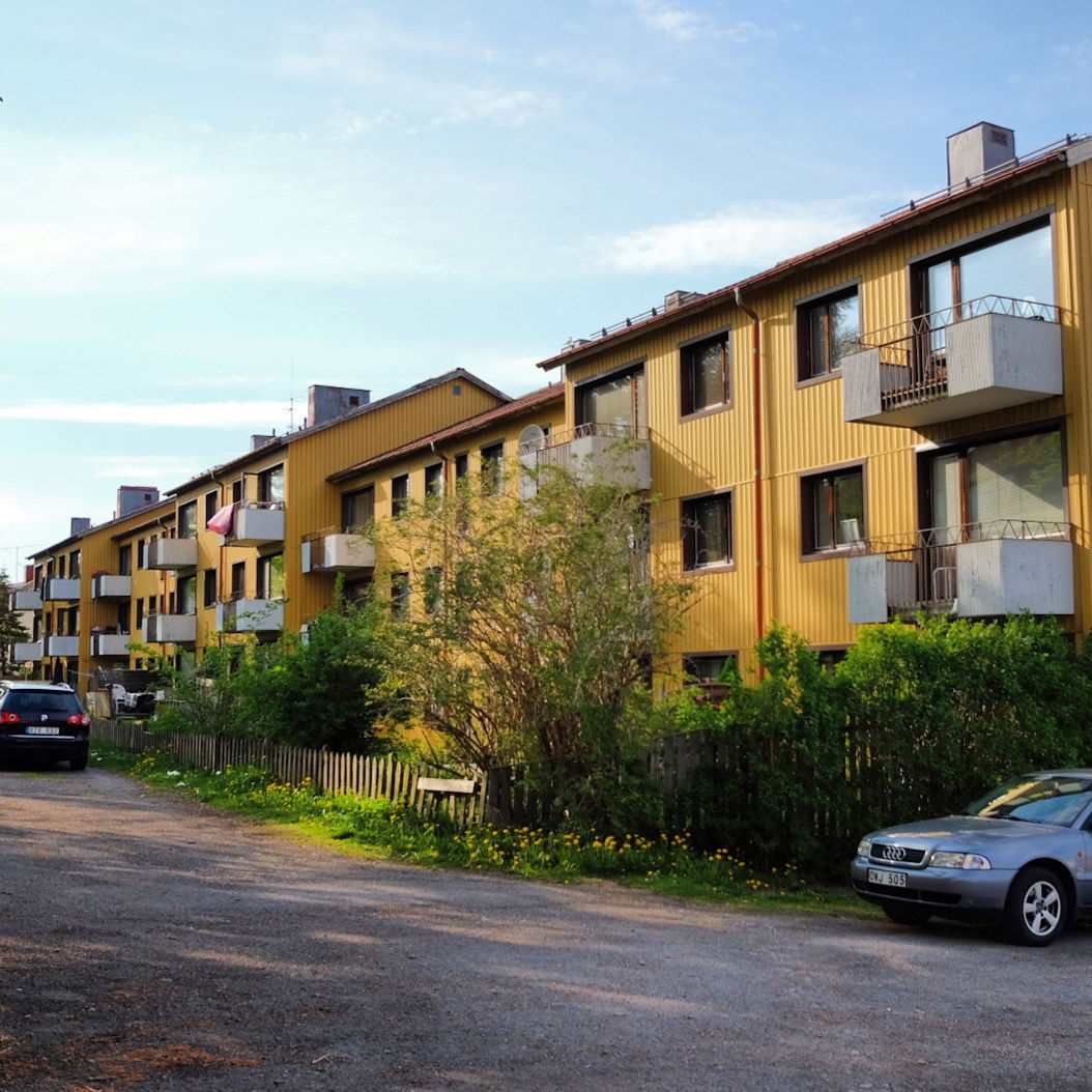 Hus i korrugerad plåt på Backegatan i Mellerud.