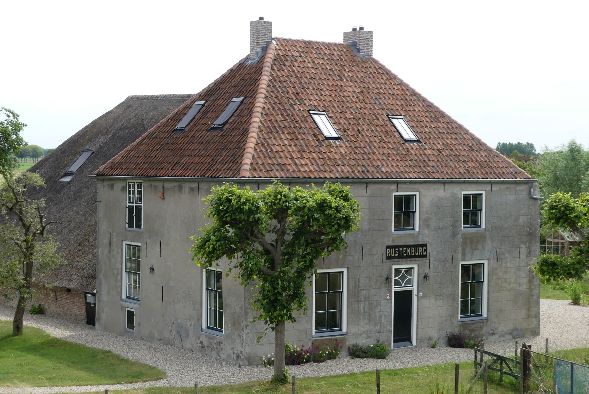 Zicht op een deel van Rustenburg (Amerongen), Lekdijk 15 in Eve…