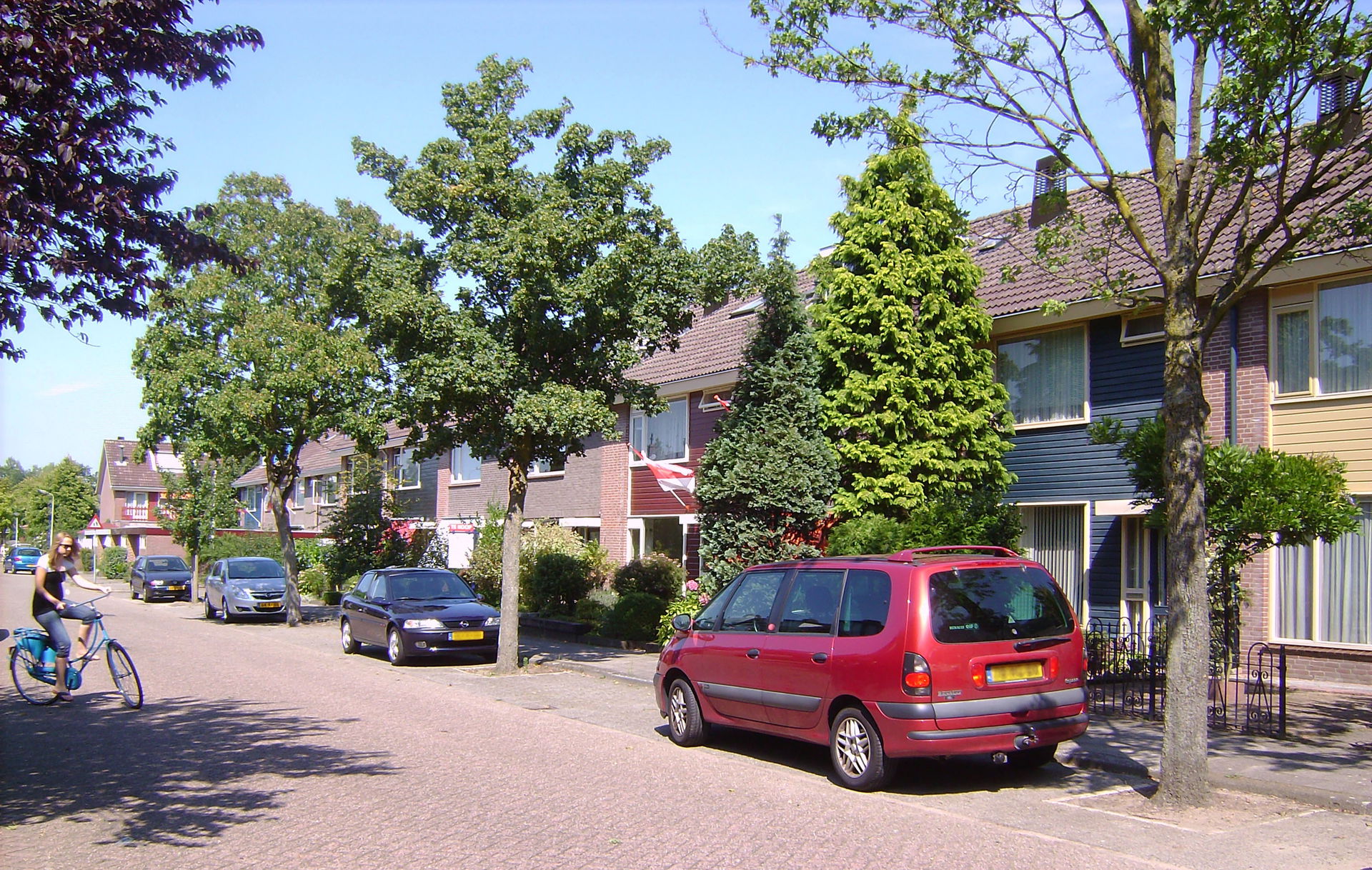 Victoriestraat (Victorystreet). Streetscene in Rustenburg, dist…