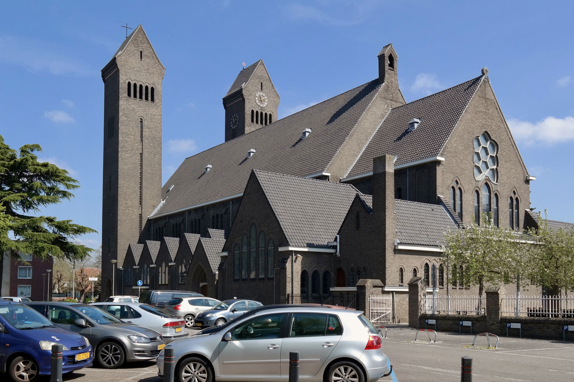Sint-Augustinuskerk in Geleen uit 1934 van architect Pierre Cuy…