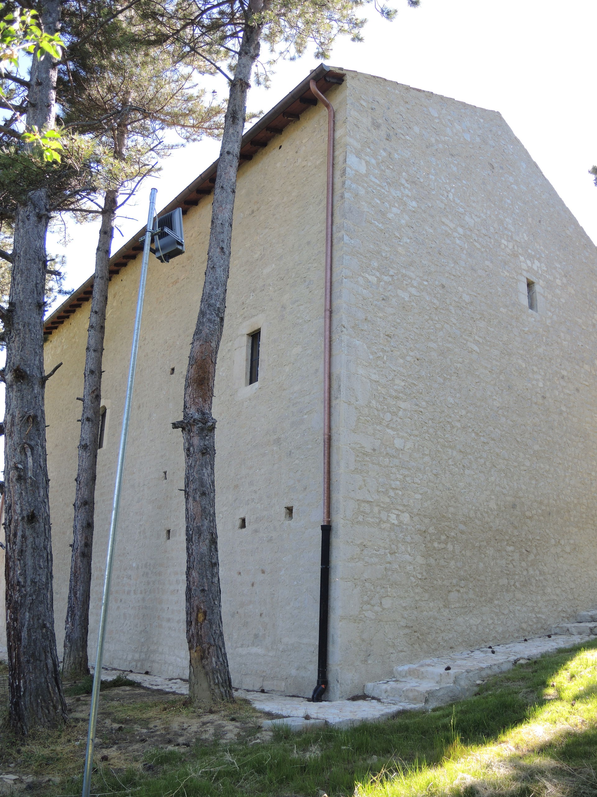 Rocca di Cambio (AQ): Abbazia di Santa Lucia