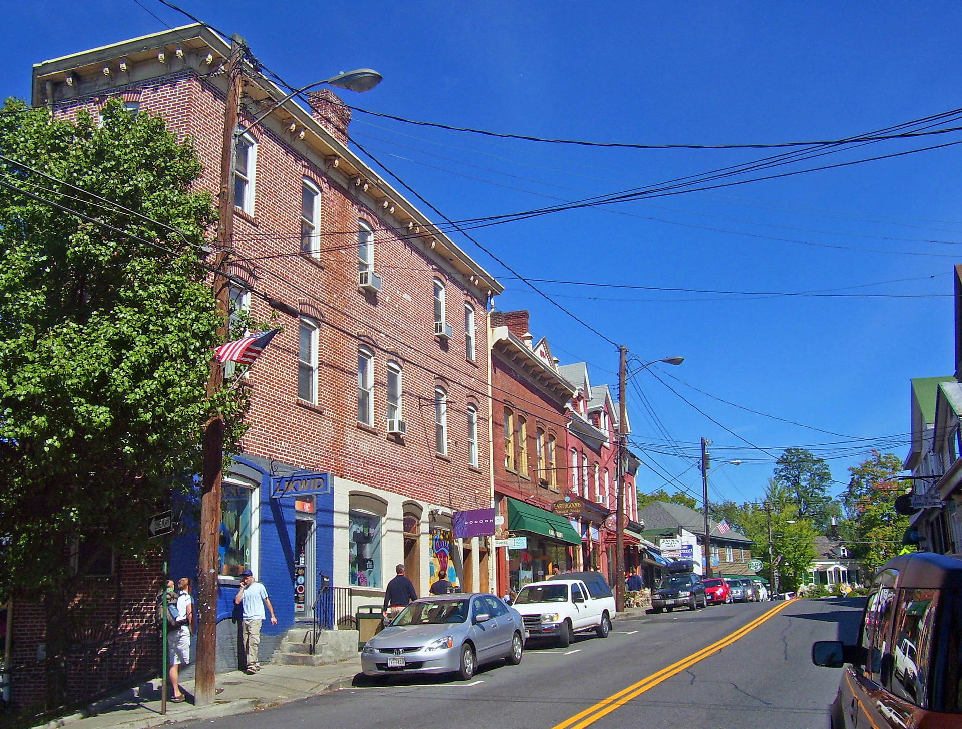 Downtown New Paltz, looking westward along Main Street (NY 32/2…