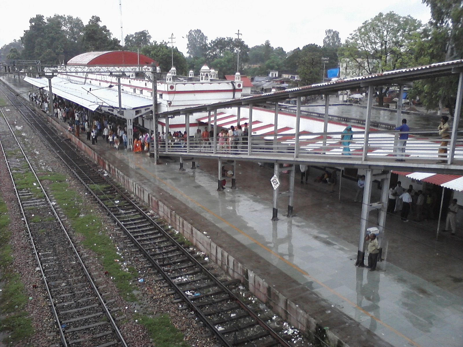 Barabanki JunctionBarabanki Jn Railway Station Inside View of B…