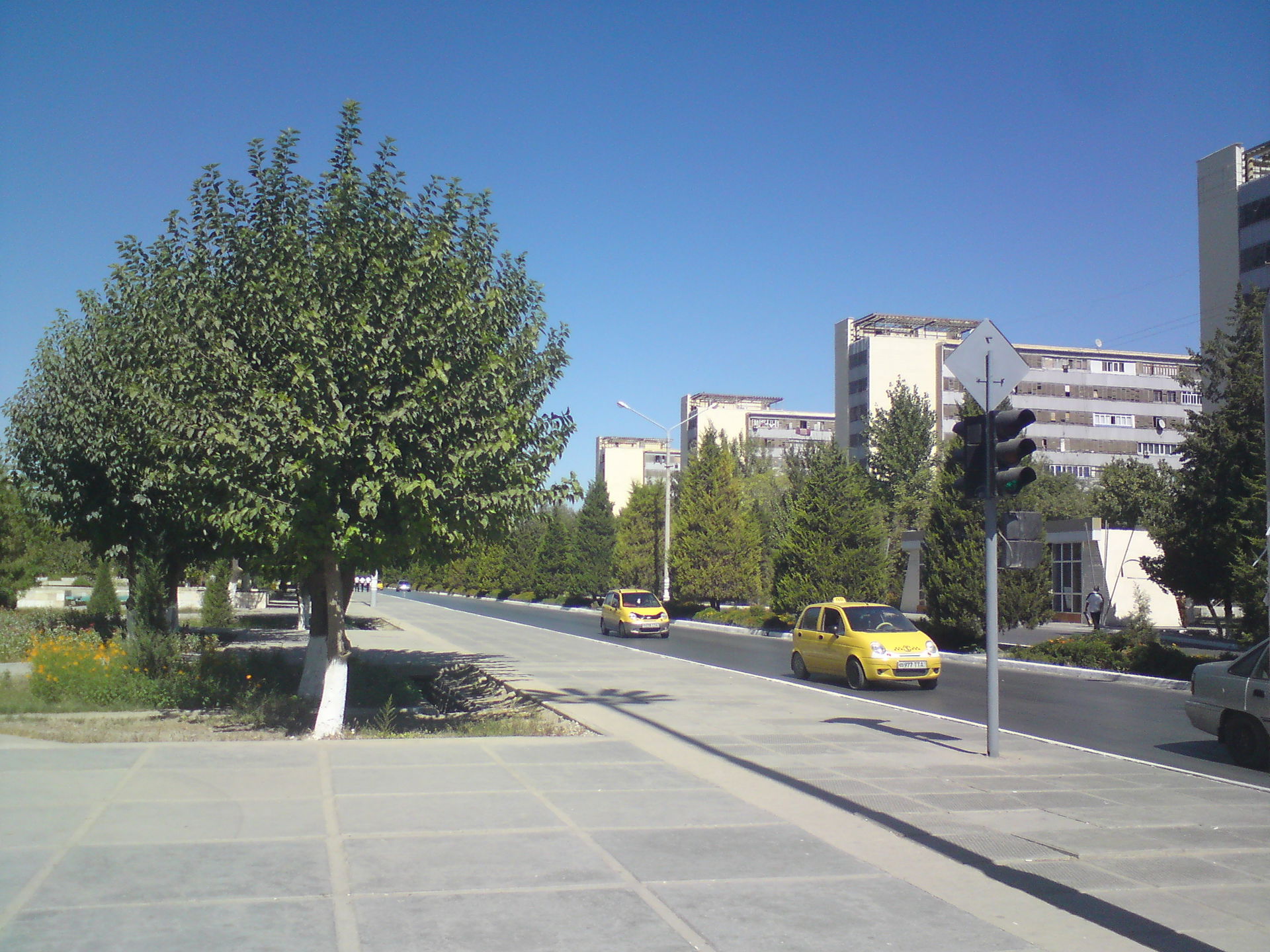 Main street of Navoyi Khalklar Dustligi (Friendship of Nations)…