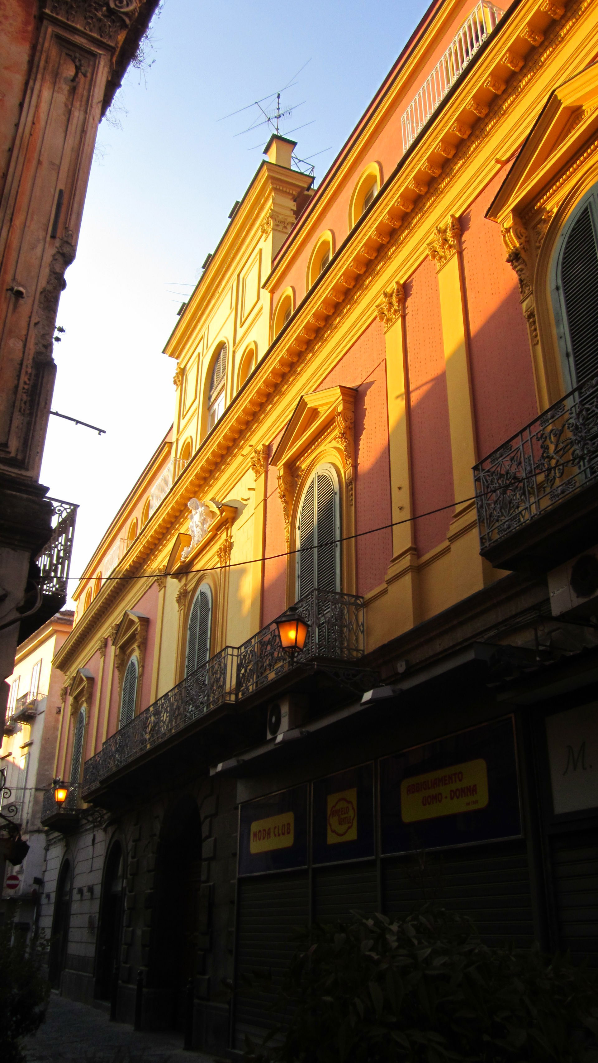 Aversa: Palazzo Golia.