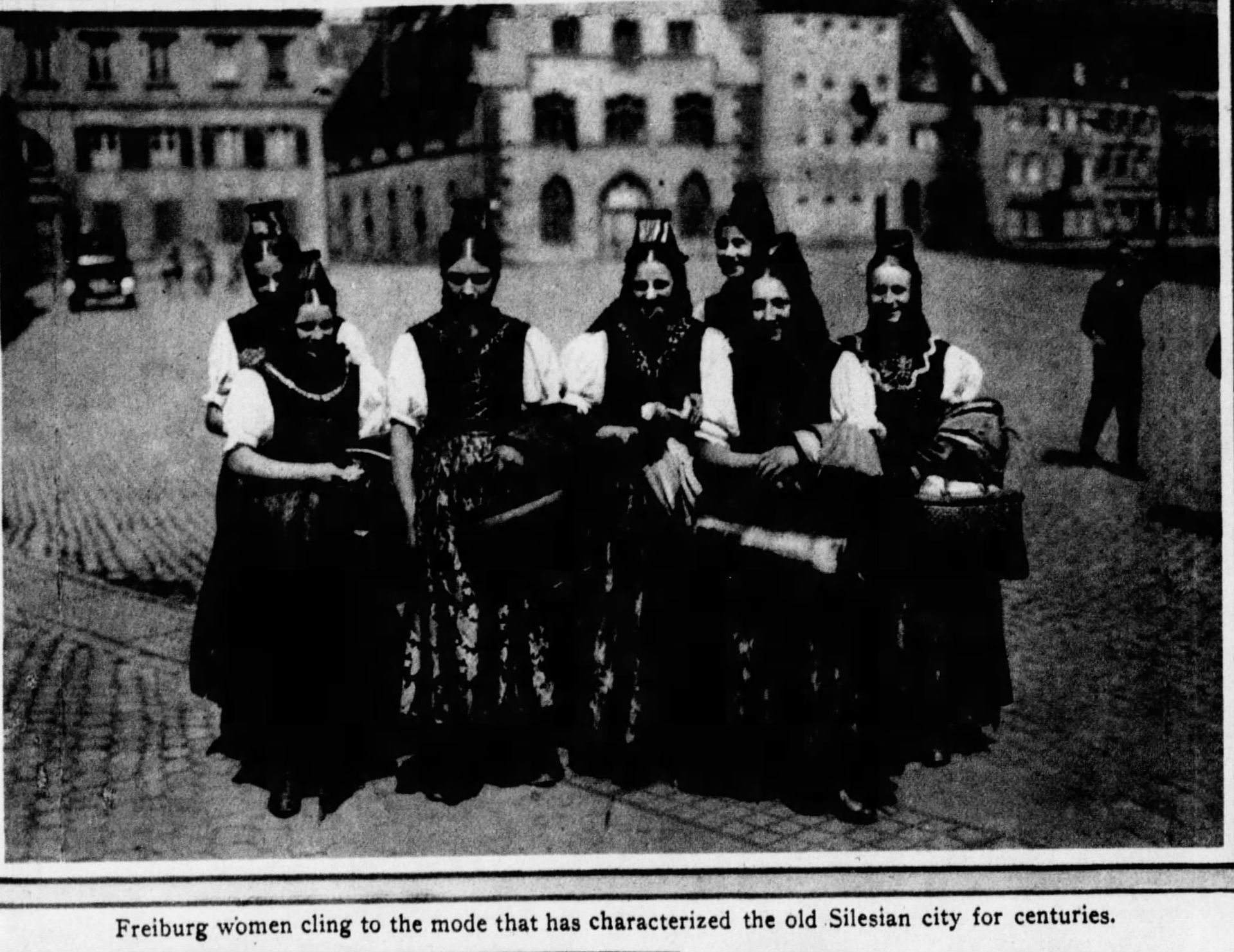 Caption text says "Freiburg women cling to the mode that has ch…