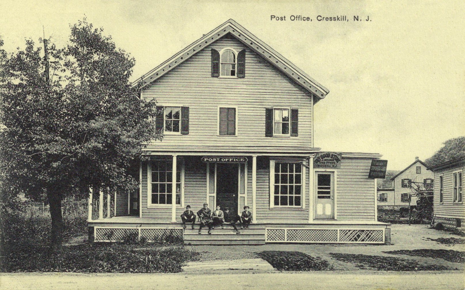 Matte black and white photo postcard of the Post Office, Cressk…