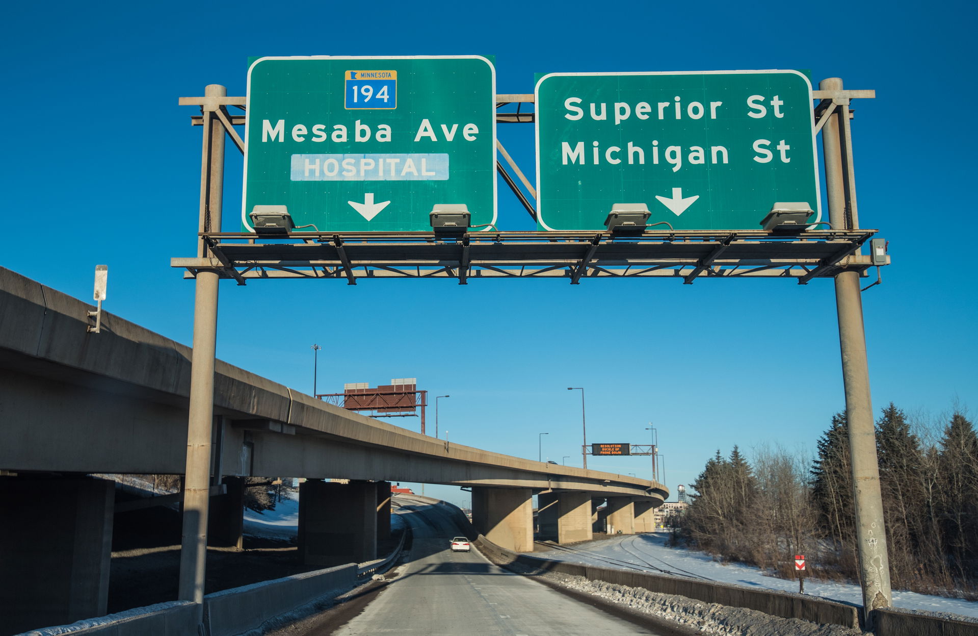 Signs for Mesaba Avenue (Minnesota 194) and Superior Street-Mic…