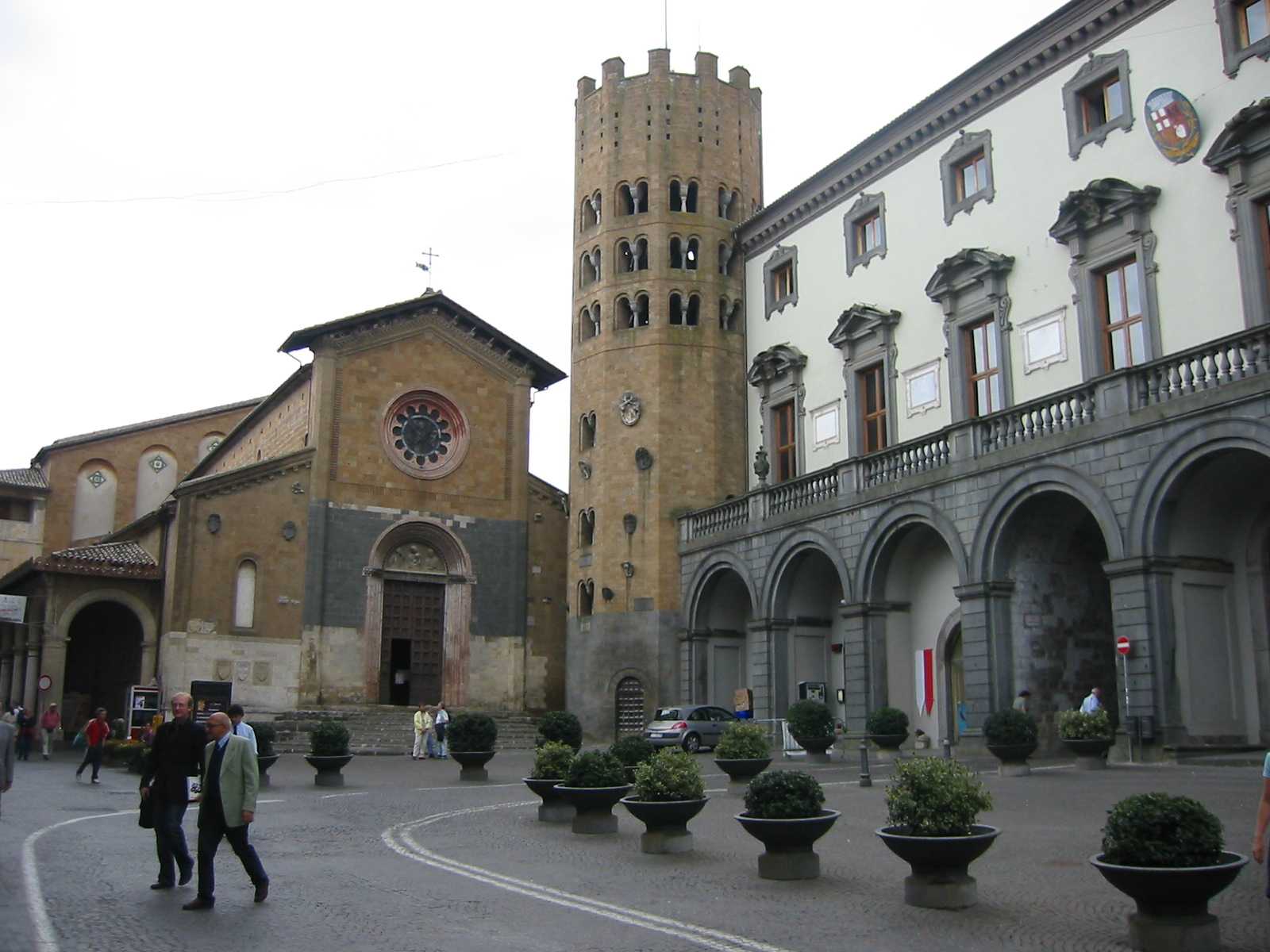 Piazza della Repubblica, Orvieto. Di fronte la chiesa di Sant'A…