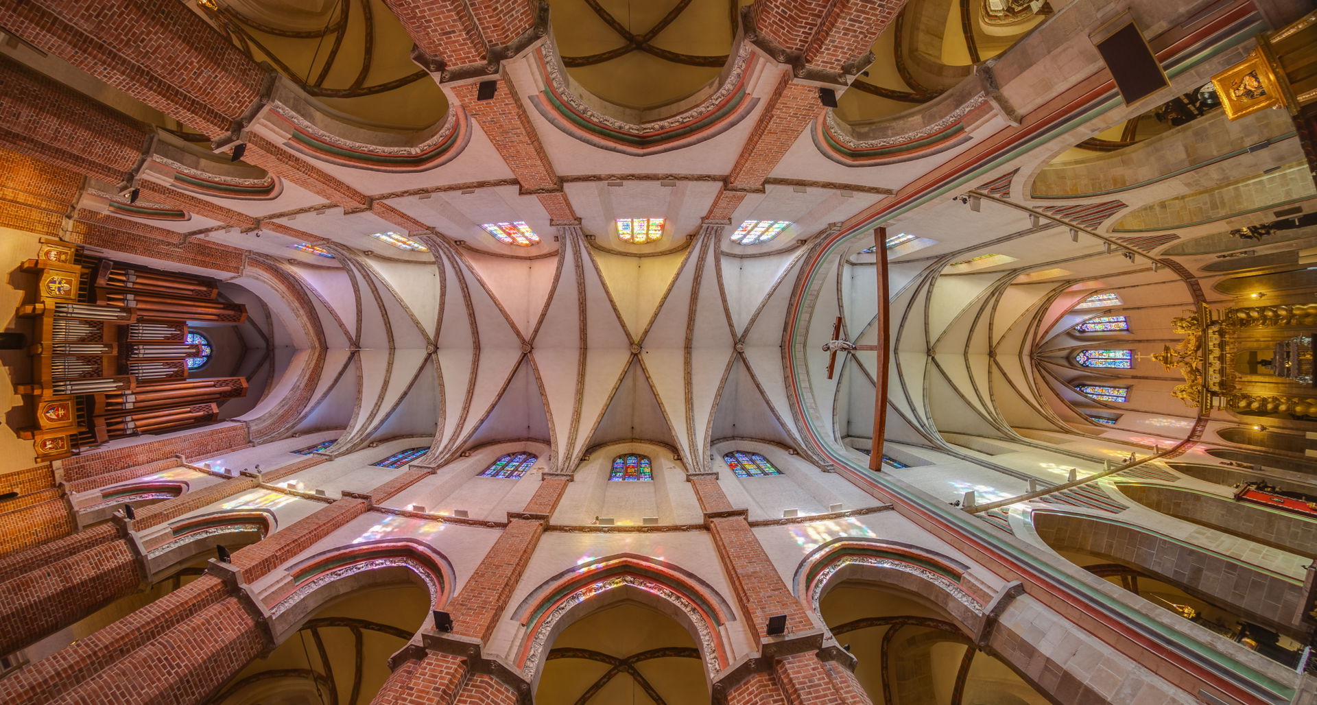 Round view of the interior of the Royal Gniezno Cathedral, loca…