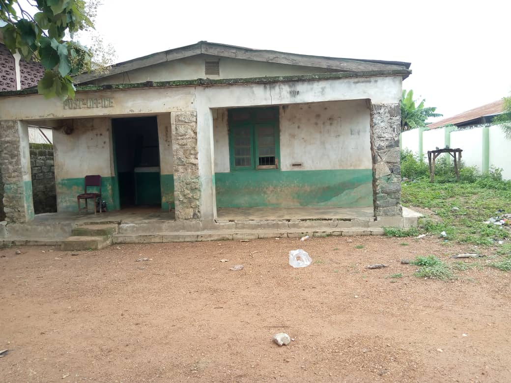 The front view of Ijesu Isu Post office