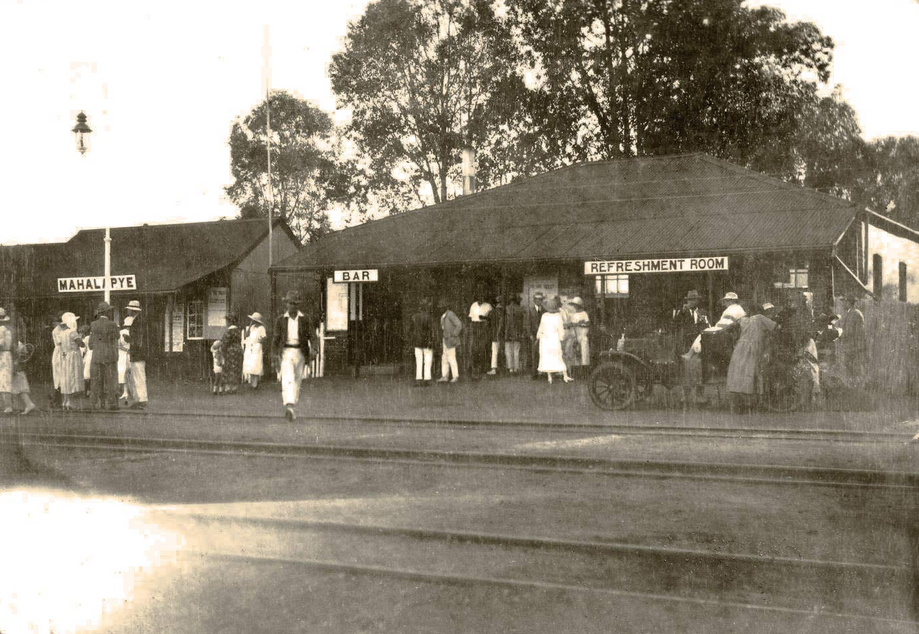 Photo of the Central Railway Station in the late 1920s in Mahal…