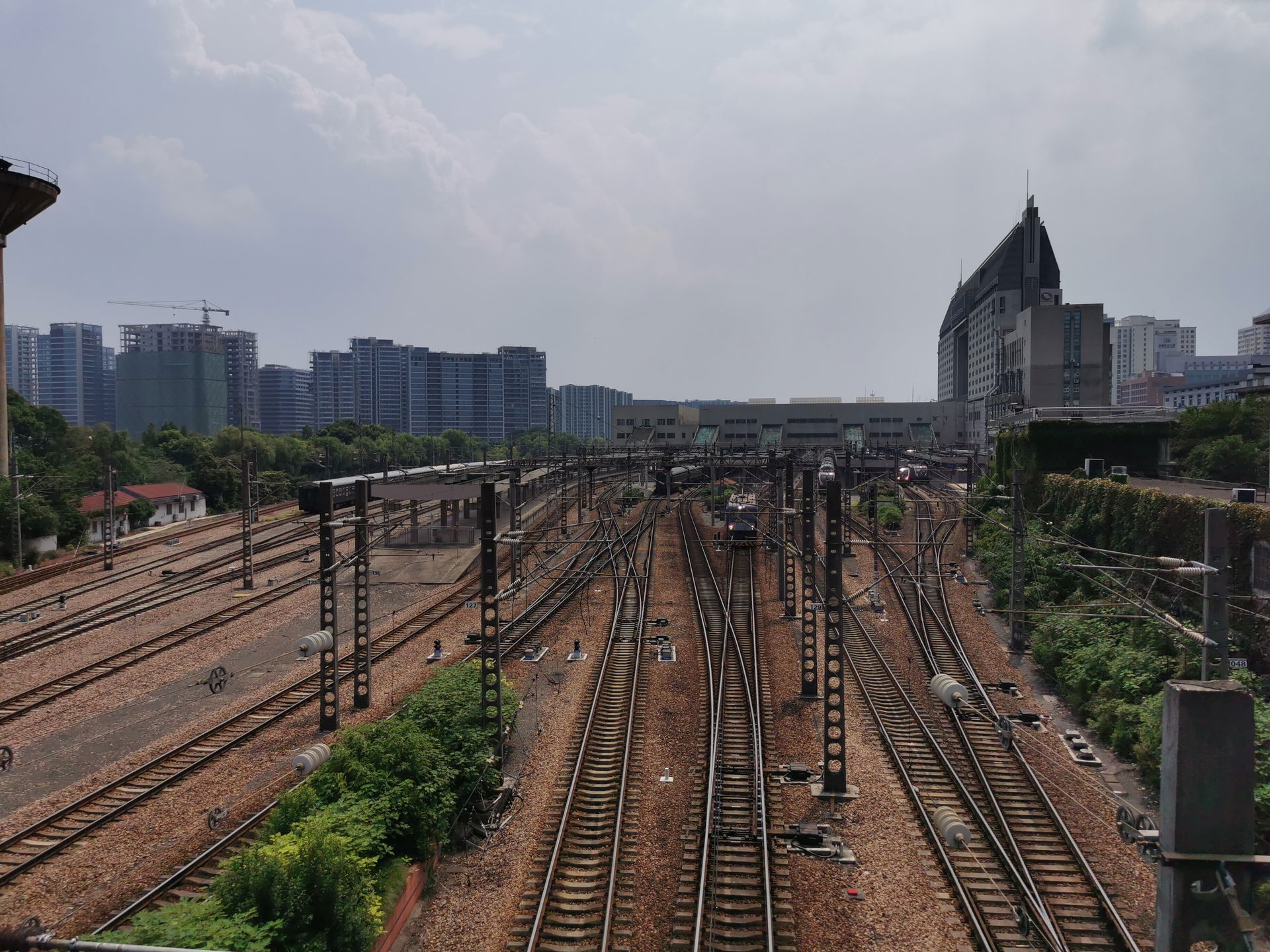 A view of the tracks at Hangzhou Railway Station from an overpa…