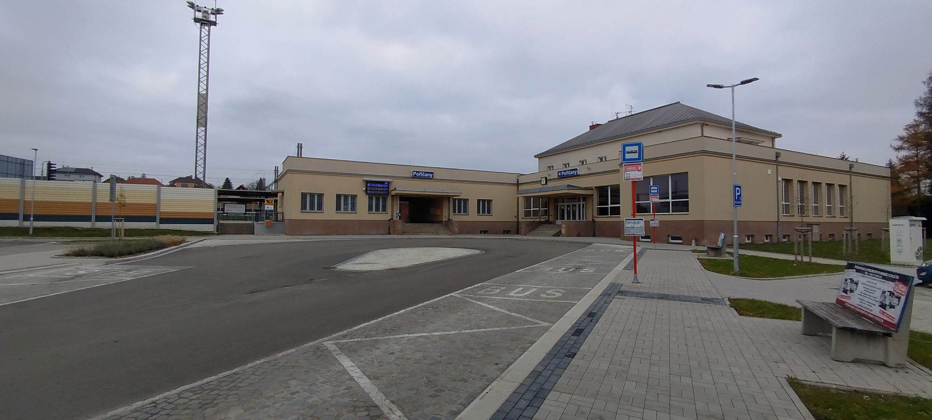 Poříčany (železniční stanice v Česku)