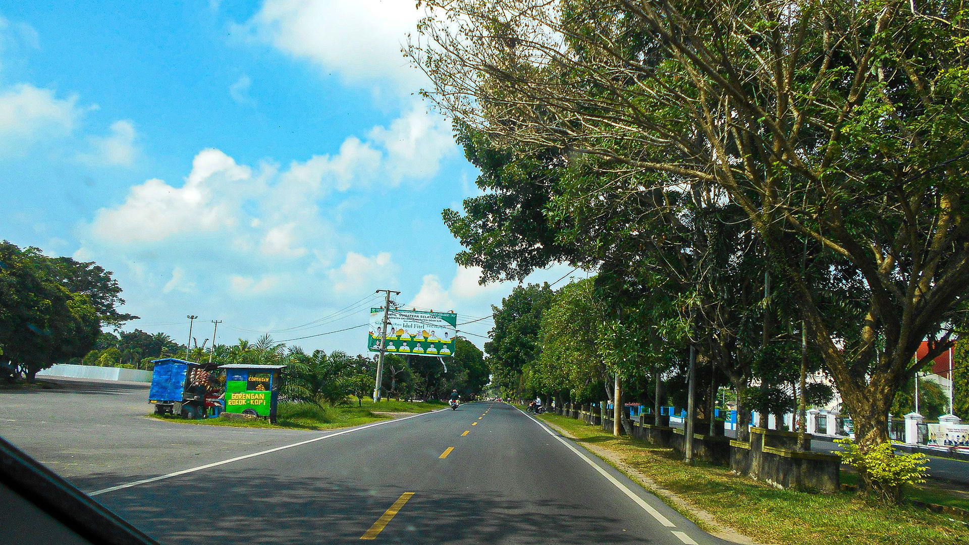 A 6 kilometres highway from Celikah to Kayu Agung South road ju…