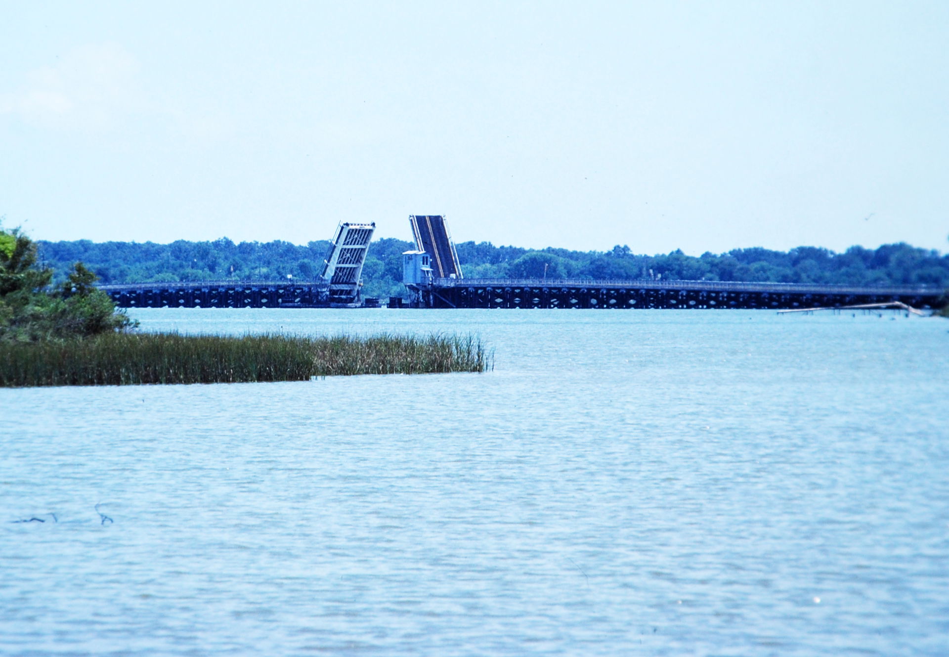 A 1984 view of a since-removed bridge that once carried Tri-Cit…