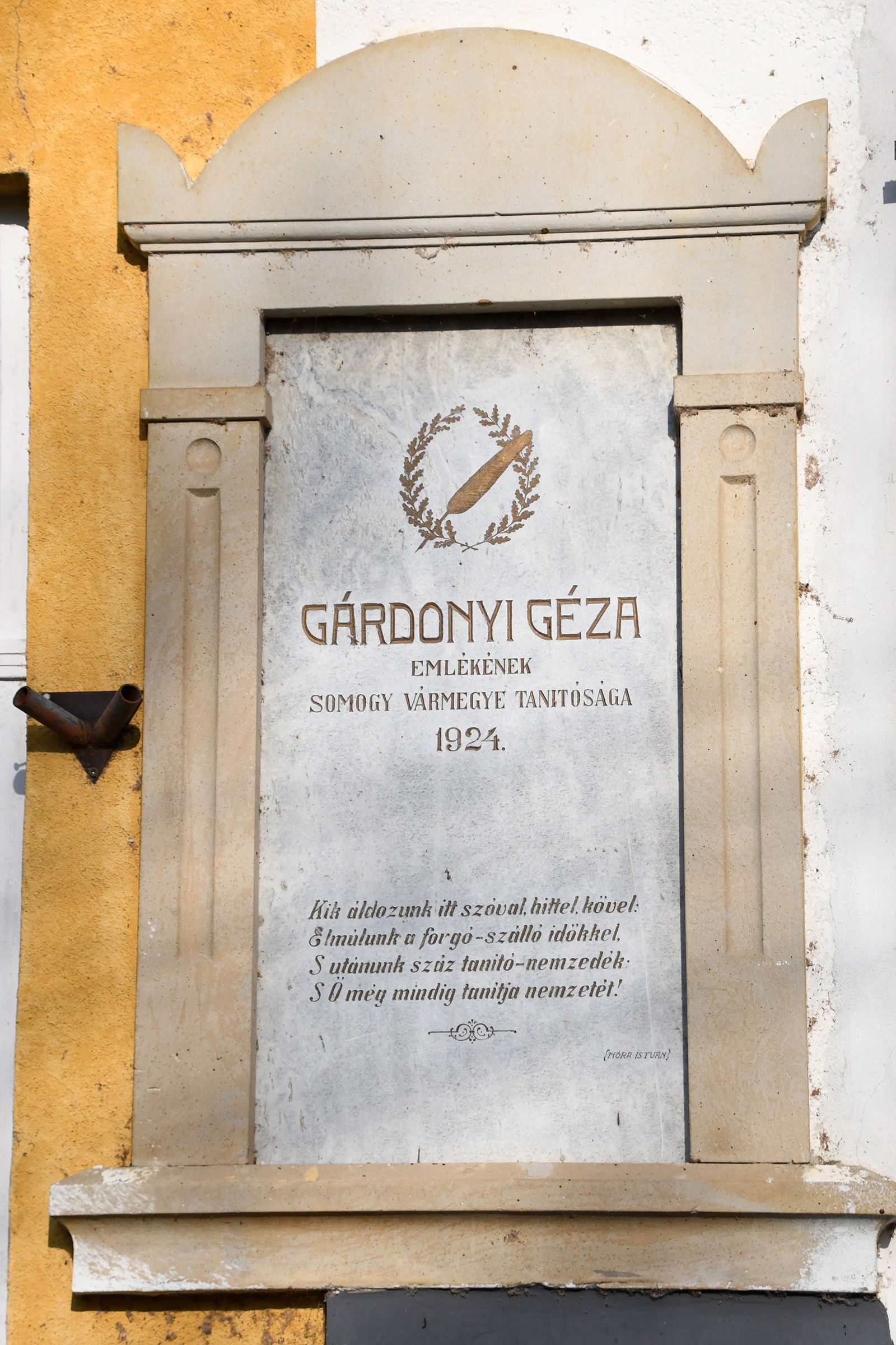 Memorial plaque of Géza Gárdonyi in Karád