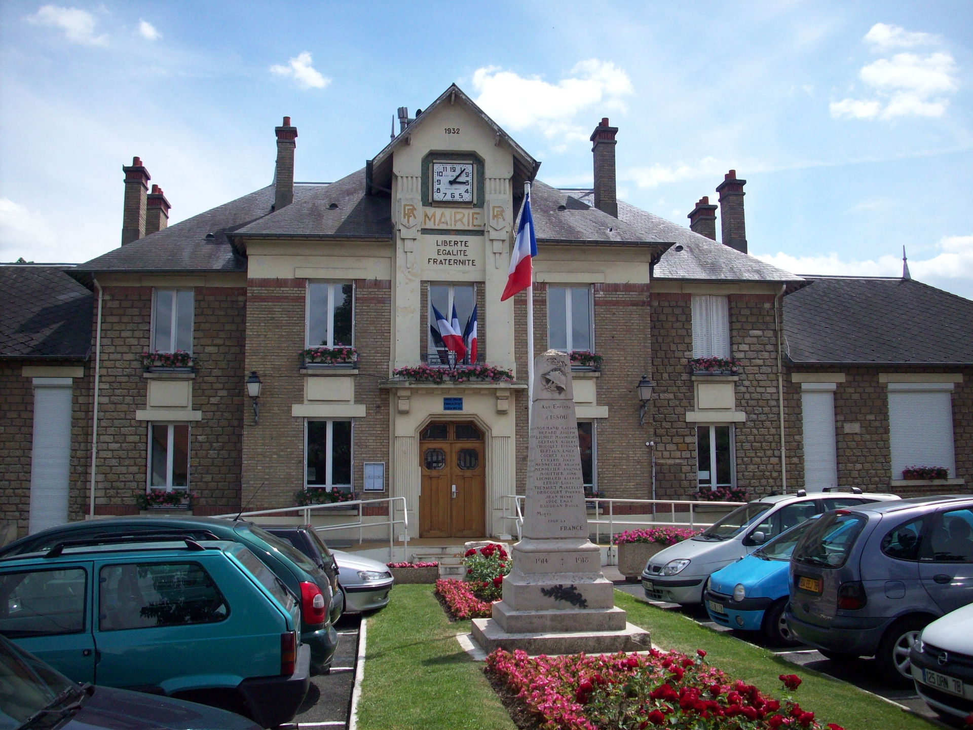 Façade de la Mairie d'Issou
