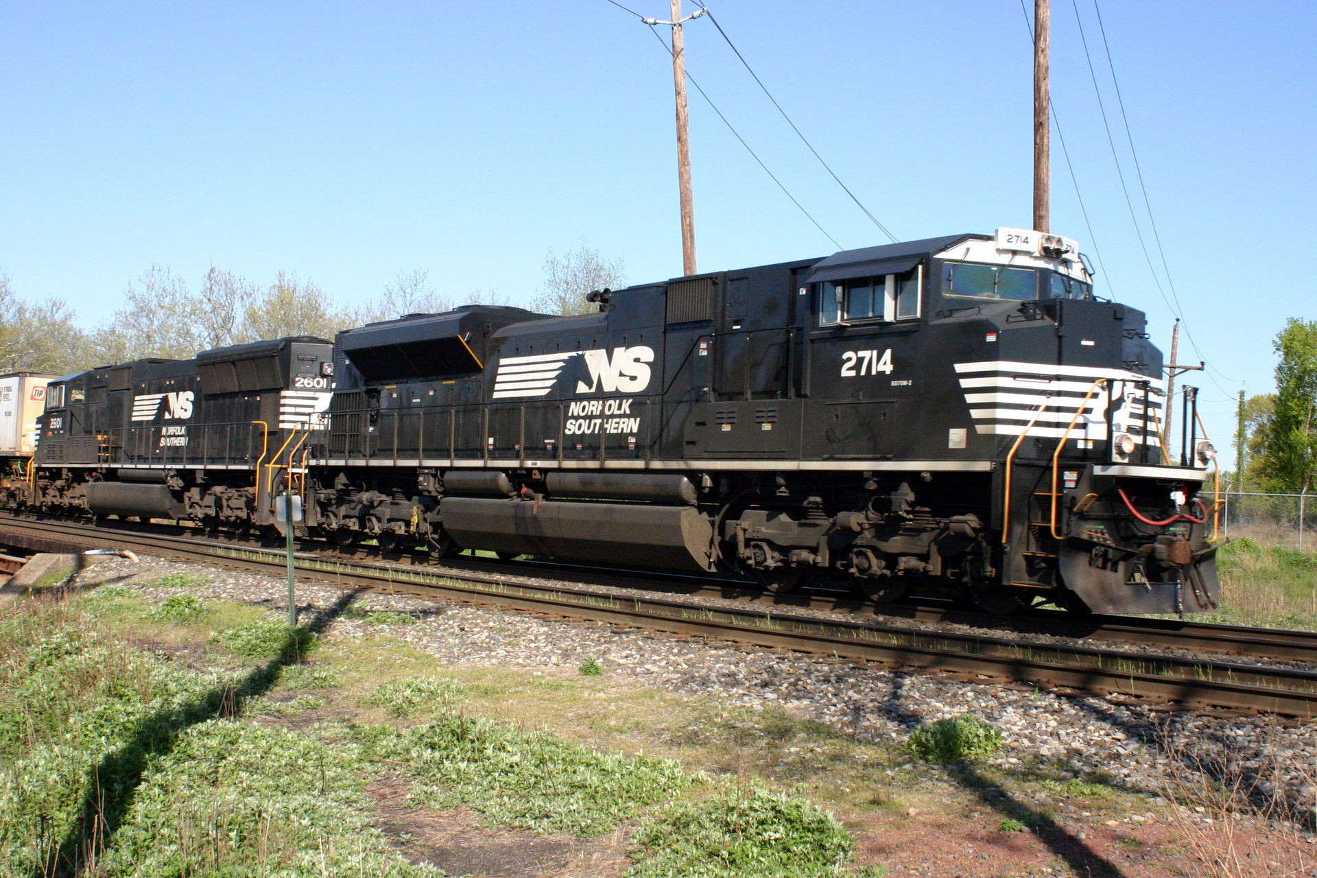 Norfolk Southern 2714 EMD SD70M-2 The waterworks, near Port Rea…