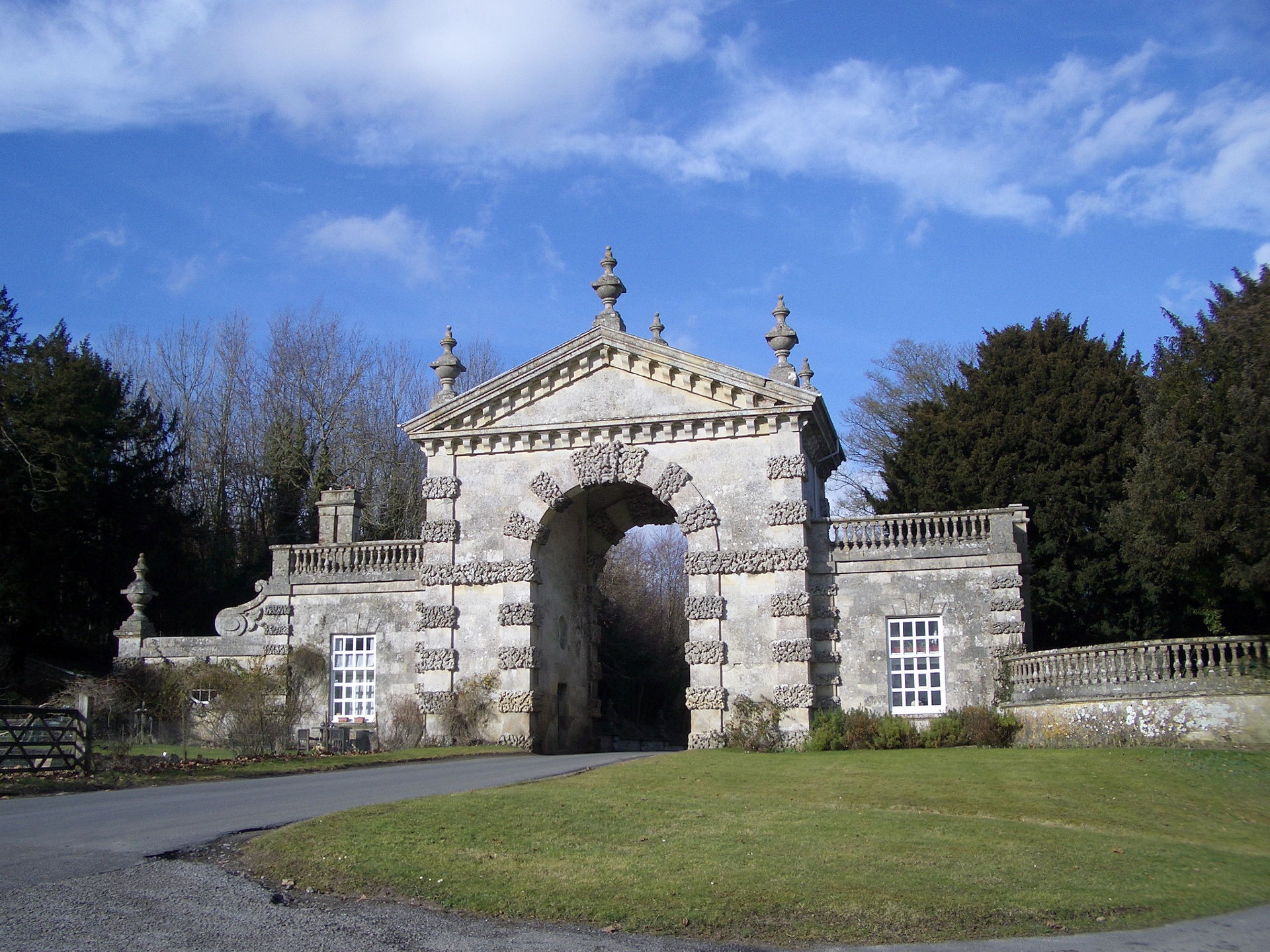 Fonthill - North gateway to estate