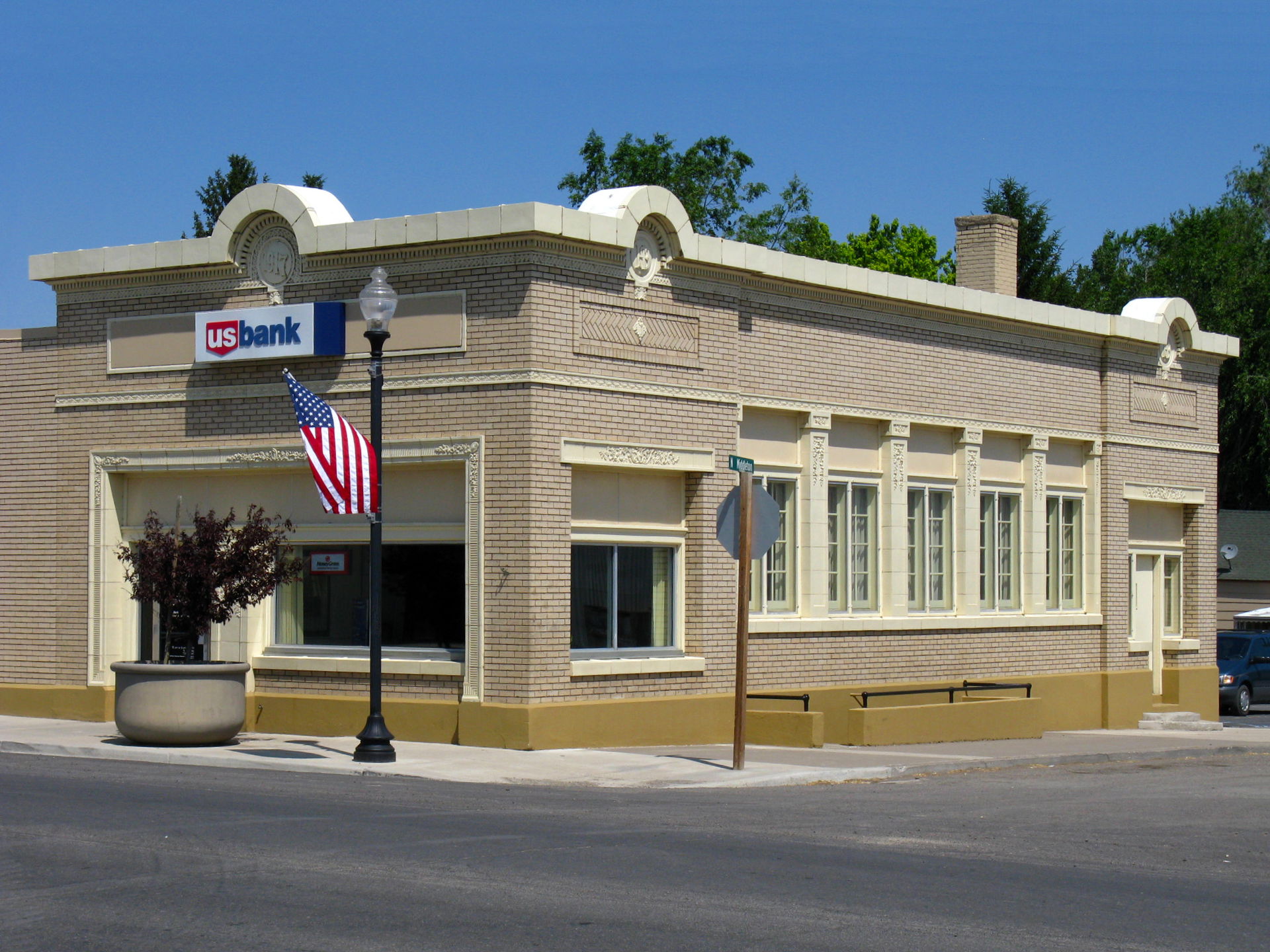 The former Hazelton State Bank of Hazelton, Idaho. Designed by …