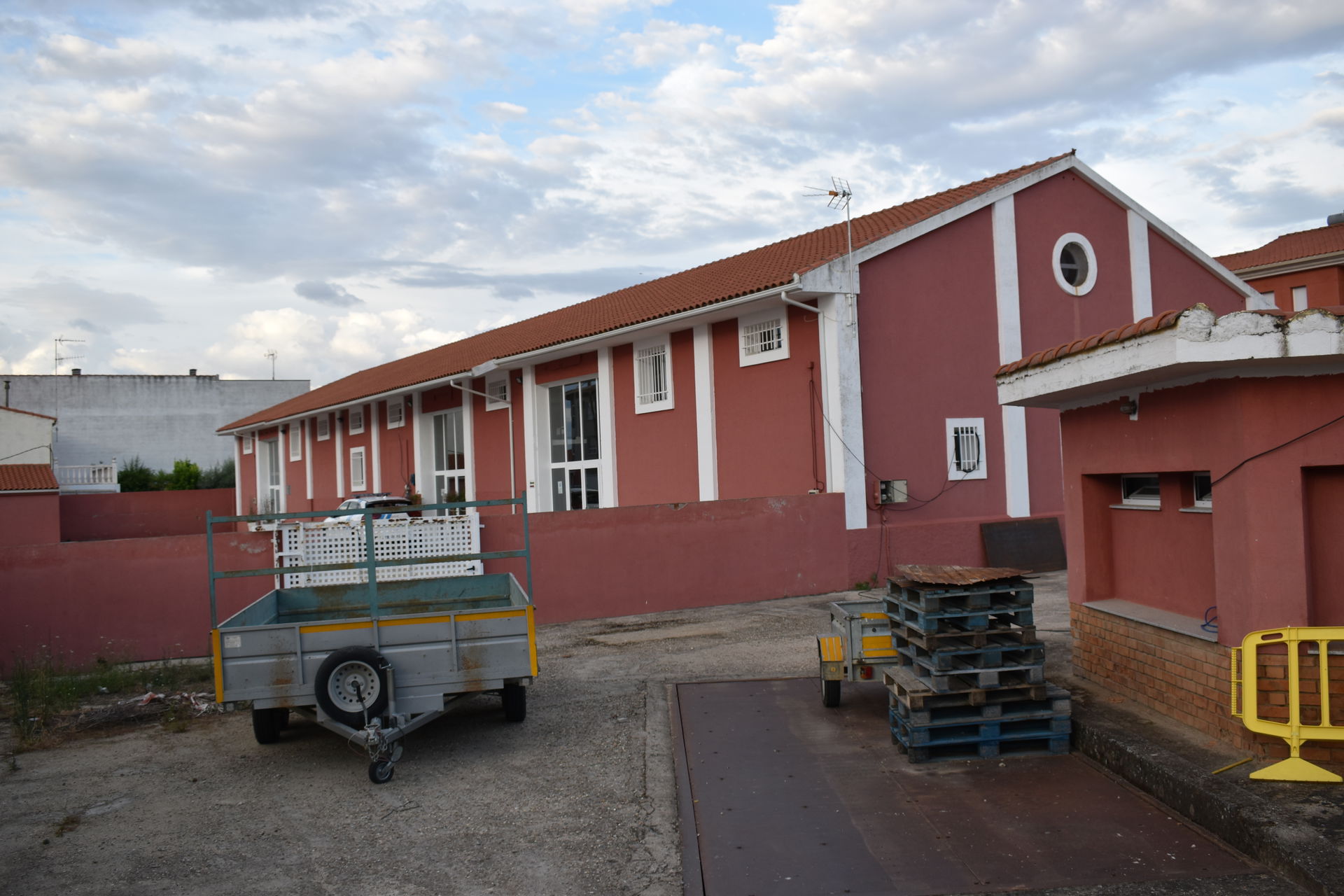 Granero de Moraleja con báscula