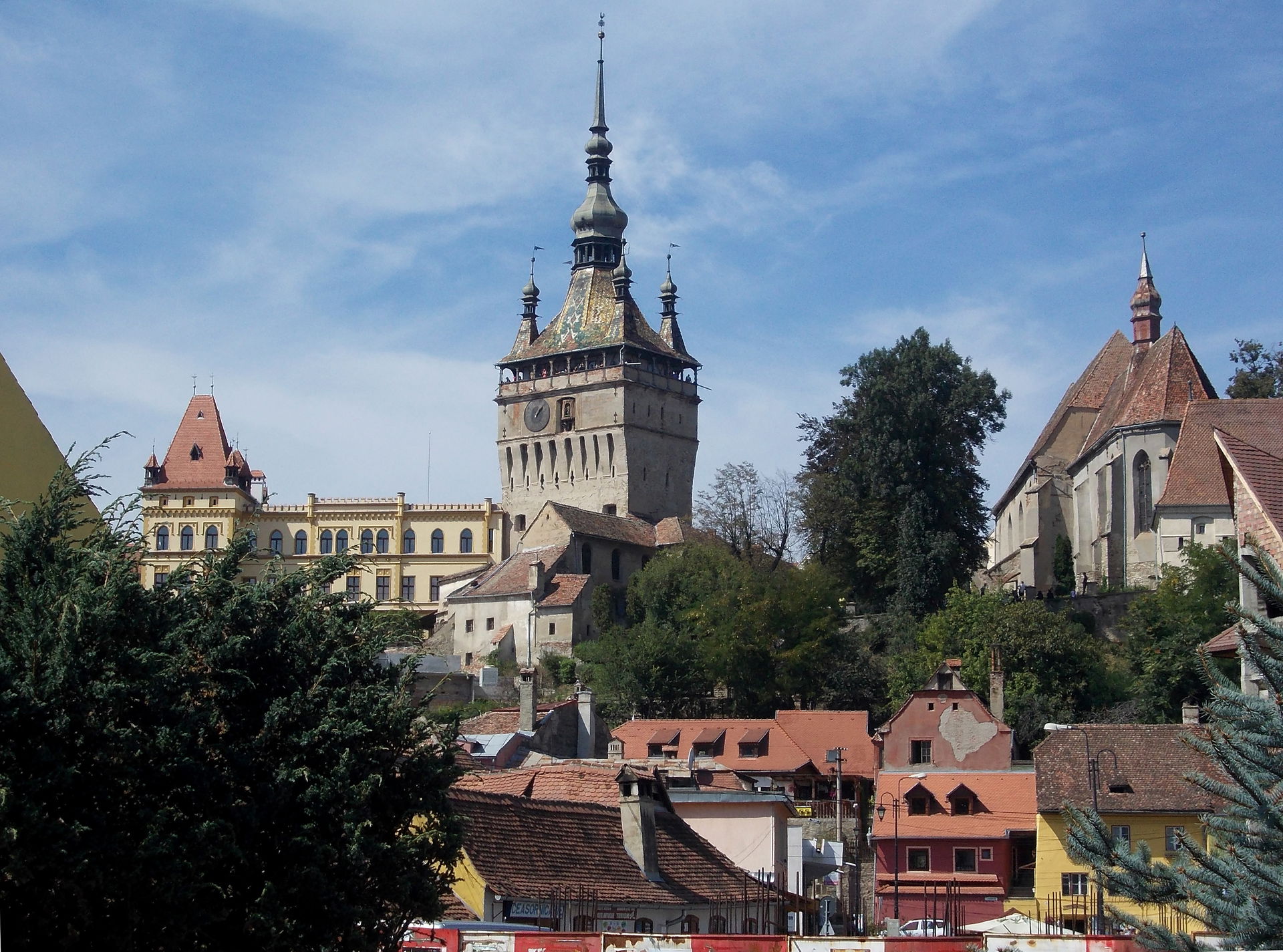 Ansamblu fortificații: intrarea fortificată, Turnul cu Ceas, Tu…