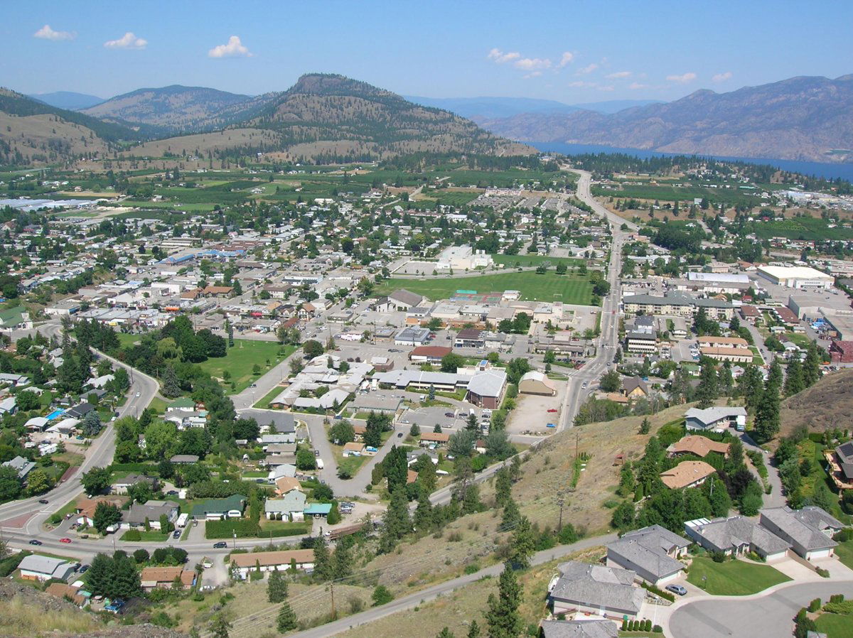 Image of Summerland's 'uppertown' from Giants Head Mountain. Ph…